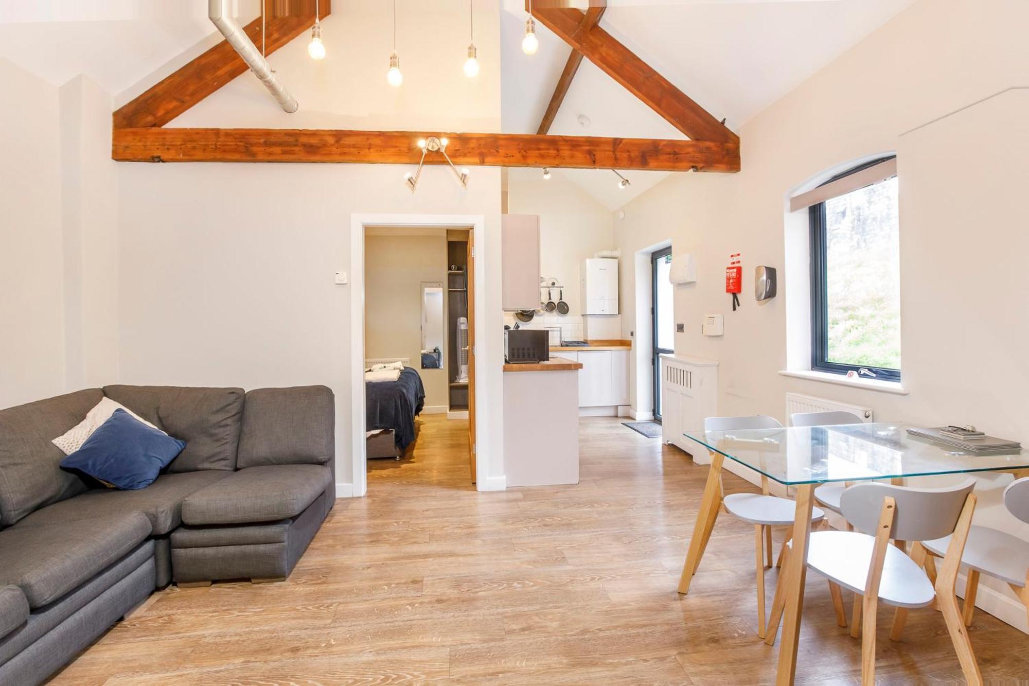 - Monkbar Mews Apartment