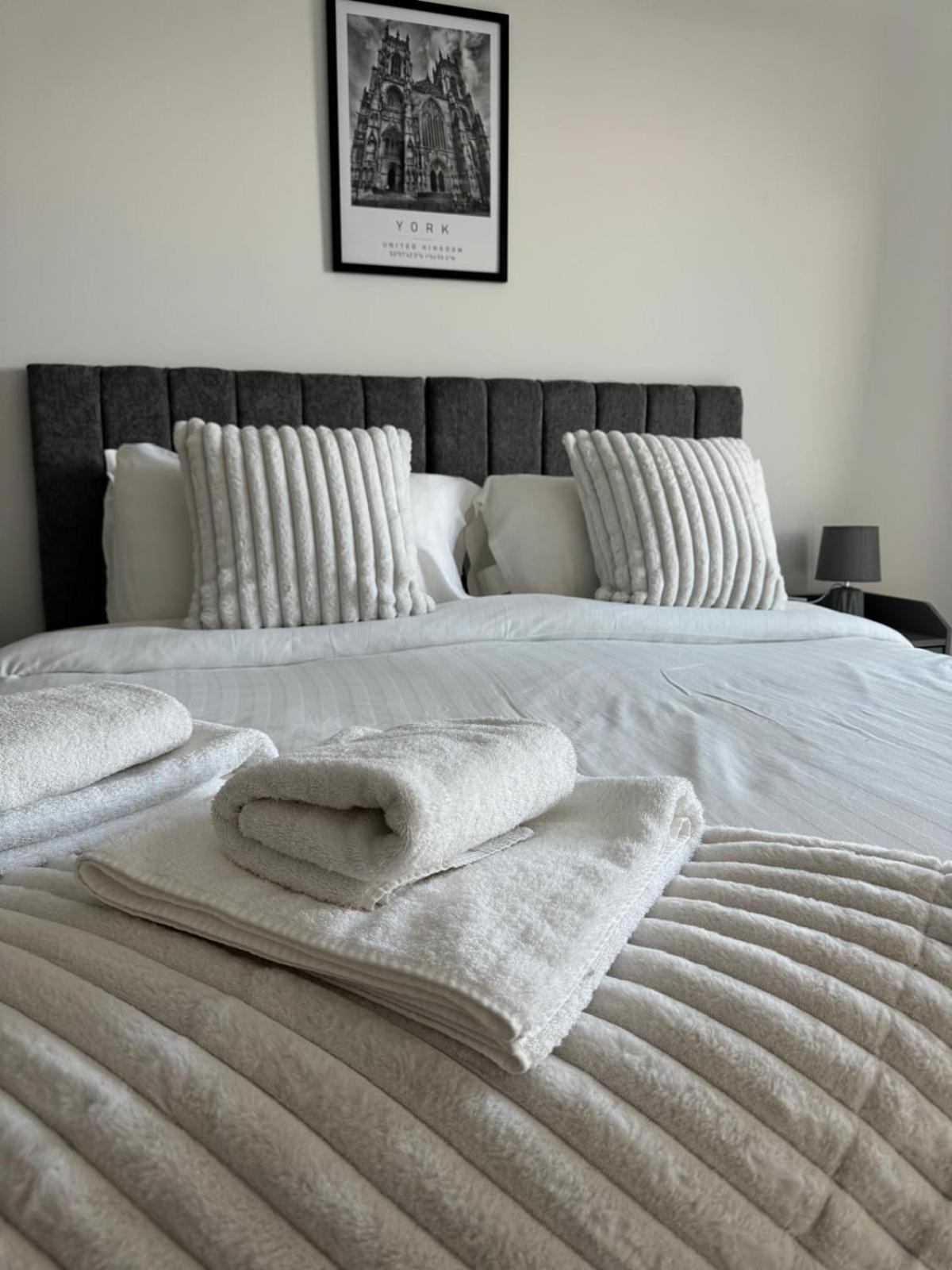 Minster Icona 250 Free Parking & Gym York