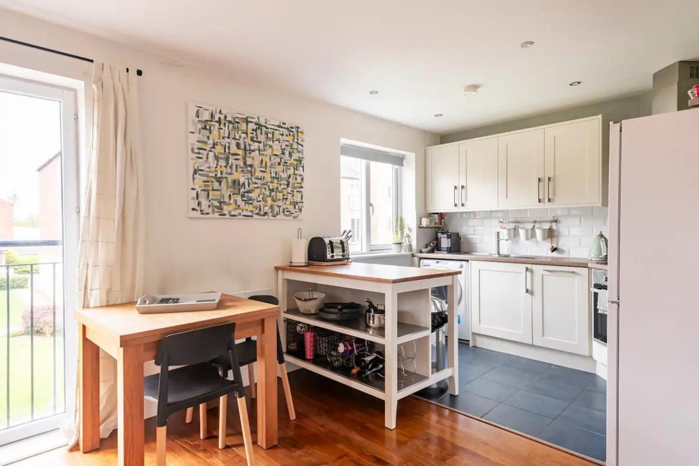 Quiet Flat Close To Walls Pass The Keys Apartment *