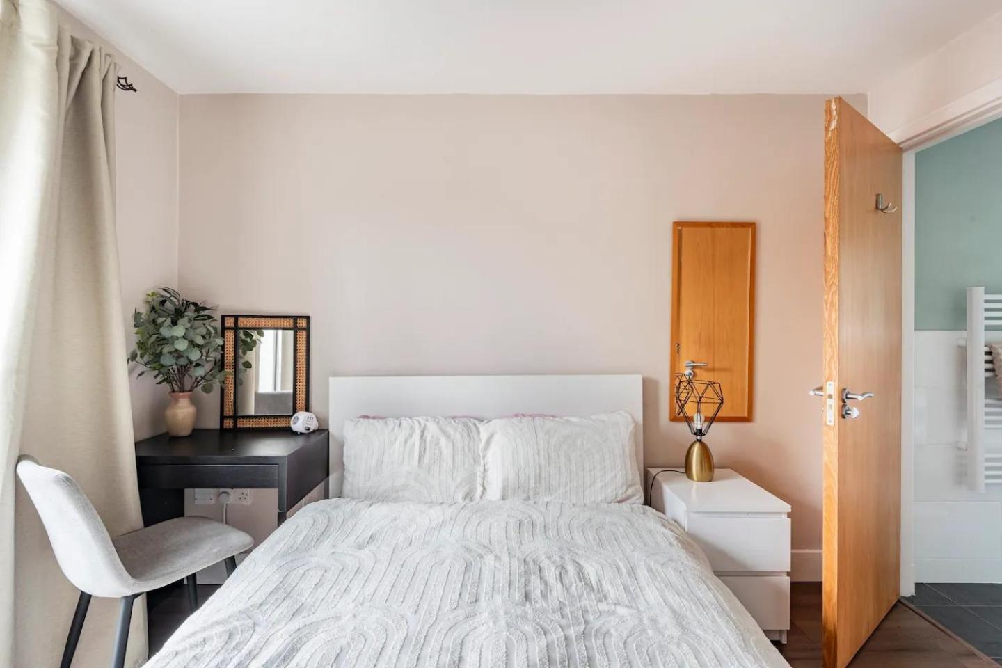 Quiet Flat Close To Walls Pass The Keys * York