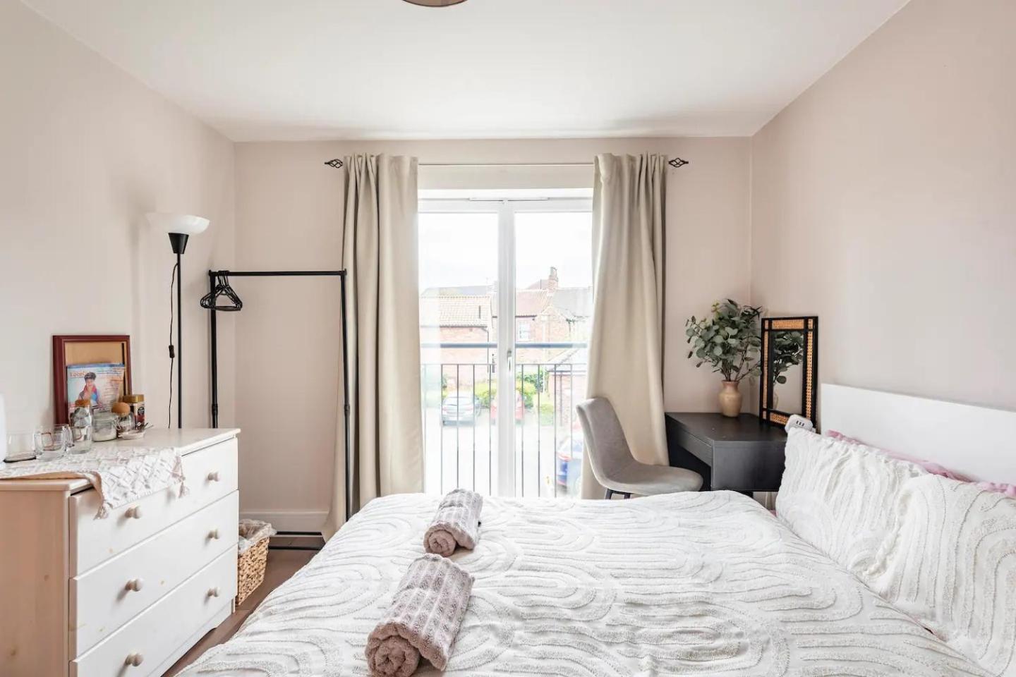 Quiet Flat Close To Walls Pass The Keys York