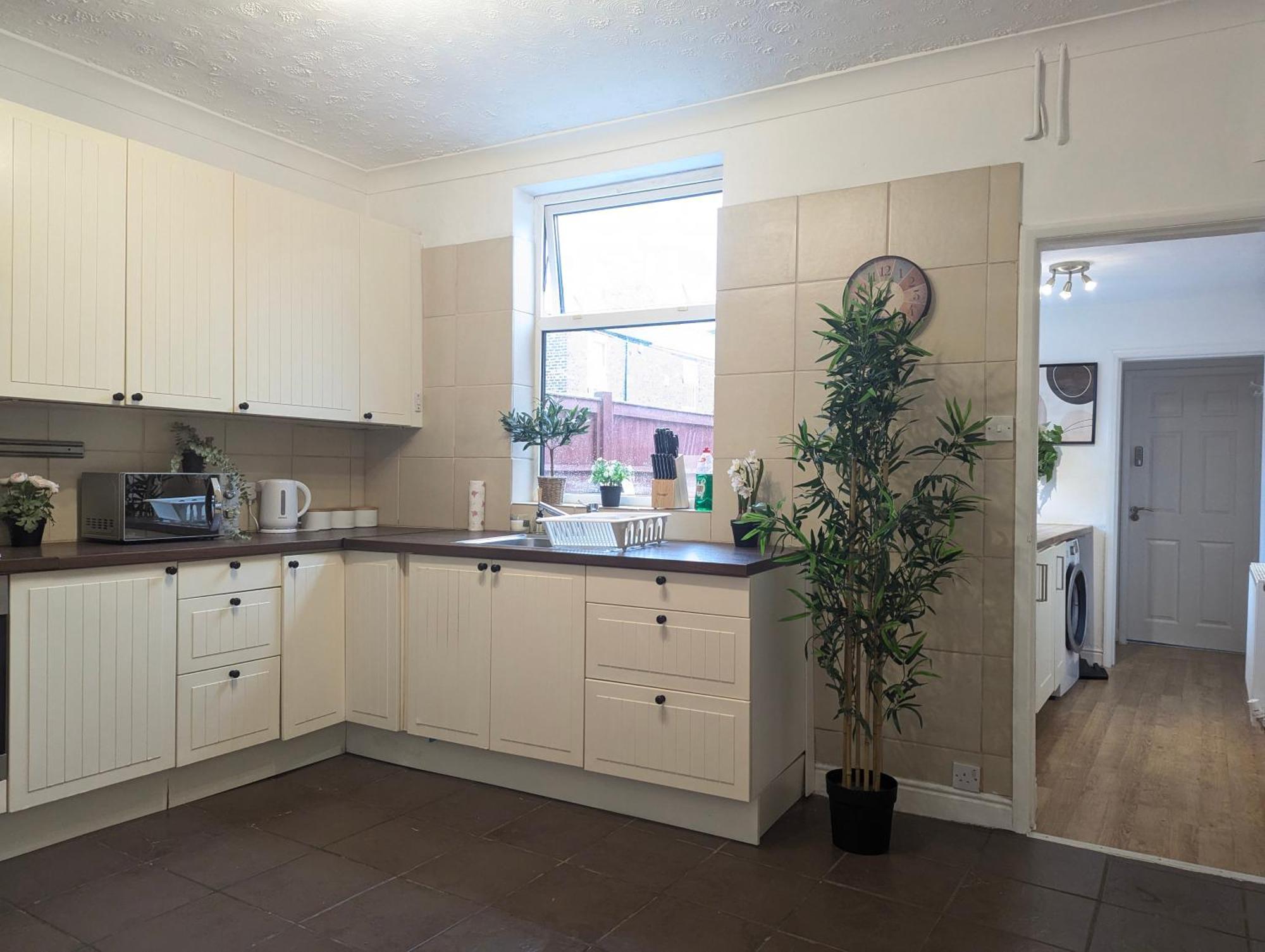 Holiday home Modern Double W Private Bath & Free Parking *