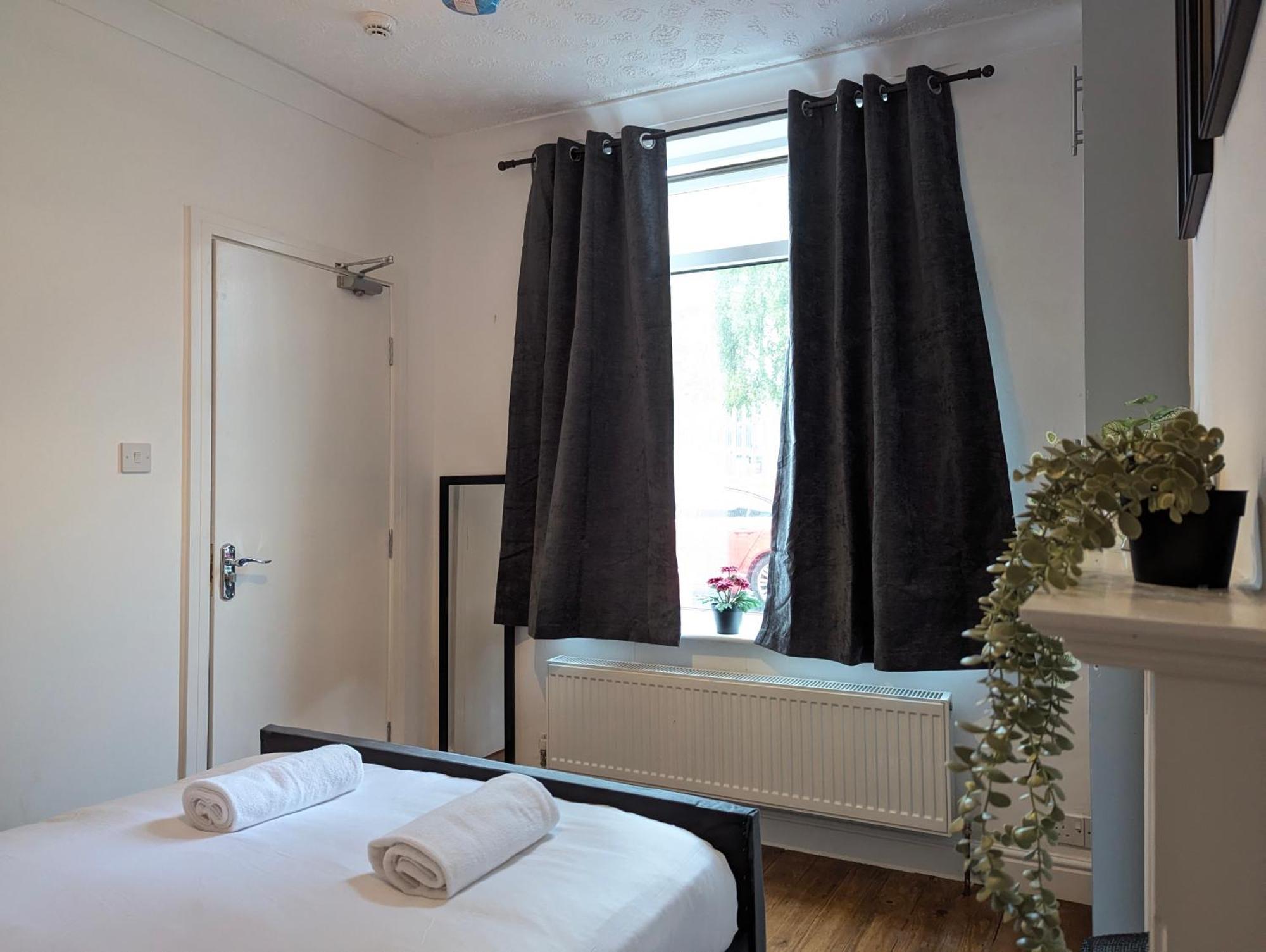 Modern Double W Private Bath & Free Parking