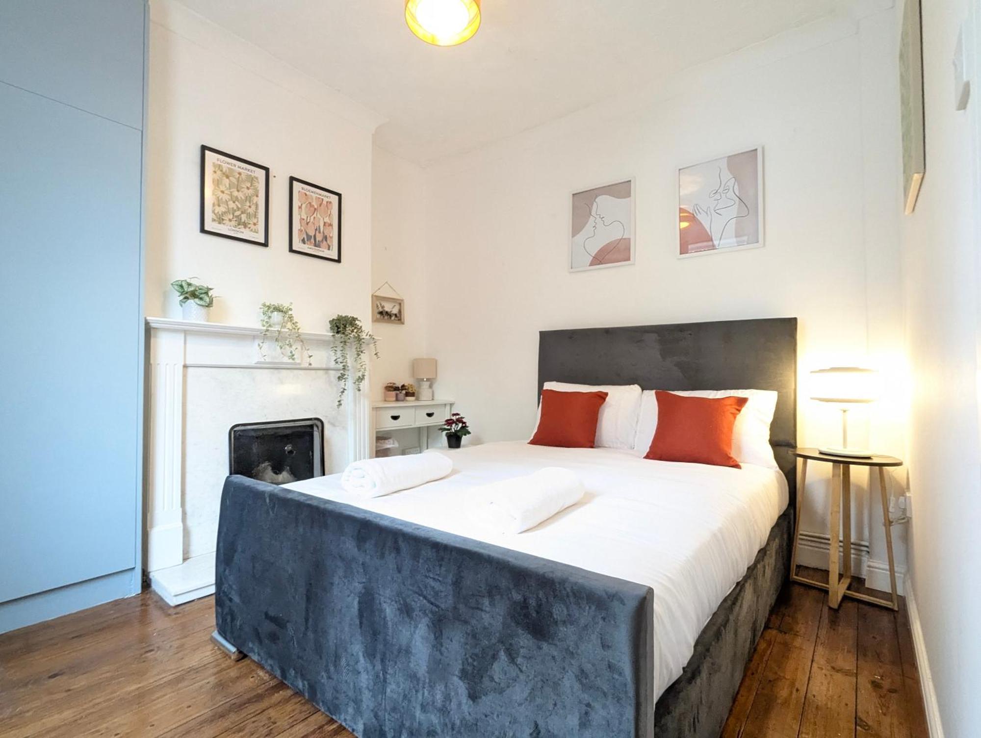 Modern Double W Private Bath & Free Parking Holiday home