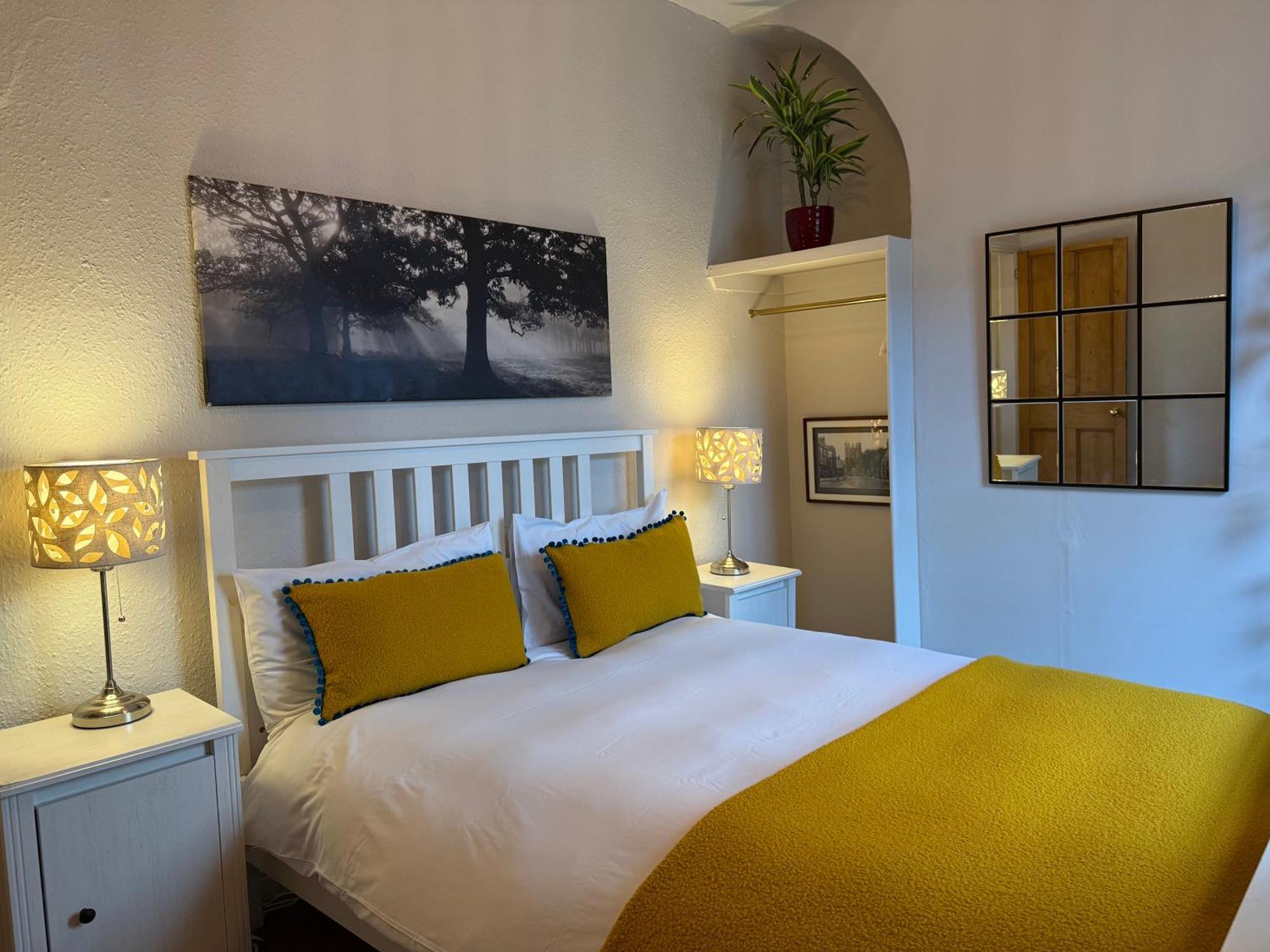 Comfy Within Wall, 10 Mins Walk To Centre, Attractions & Railway Station