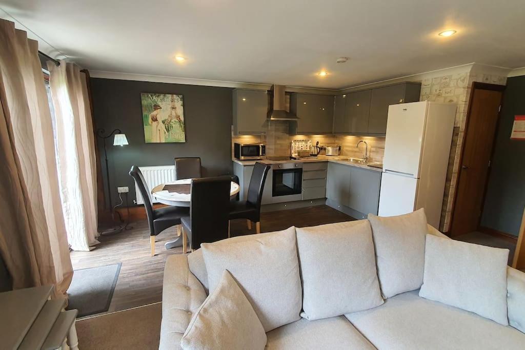 Harvest 8 Lodge, Yellowtop Country Park Villa *