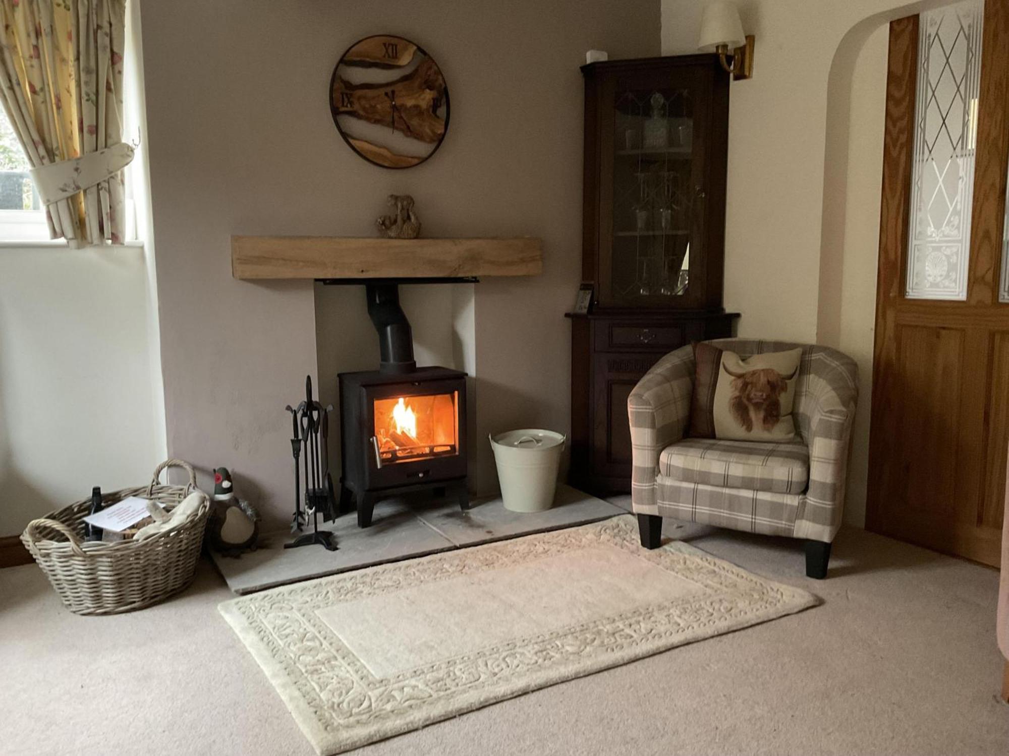 Holiday home Picturesque Stone In The Heart Of North Yorkshire Village - Hideaway