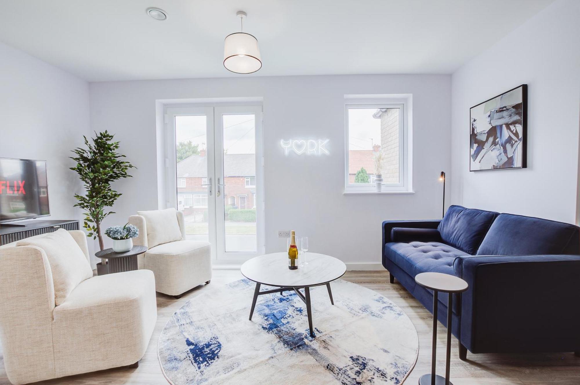 Stylish New-build, Free Parking, 20-minute Walk To Centre Apartment York