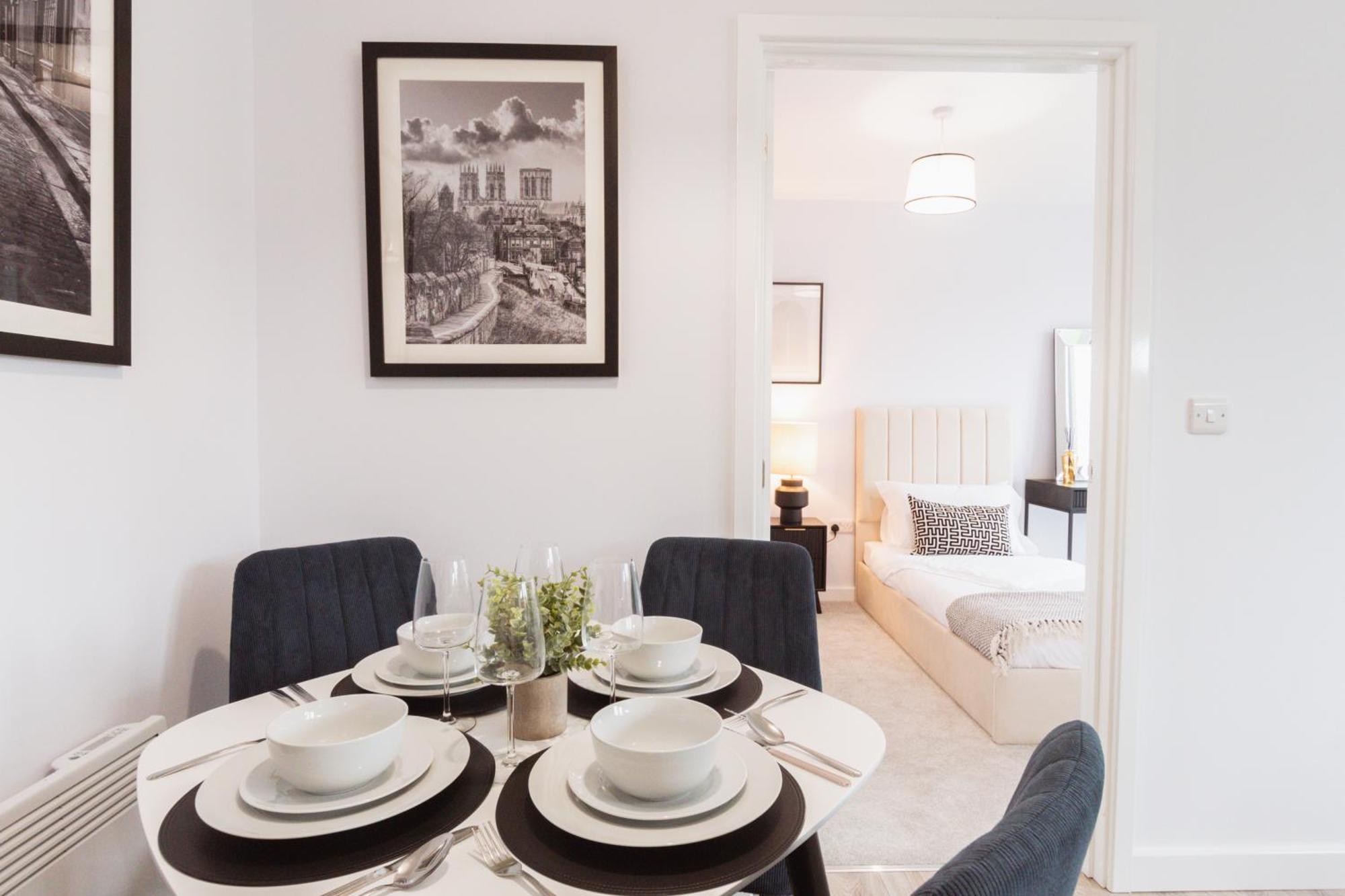 Stylish New-build, Free Parking, 20-minute Walk To Centre