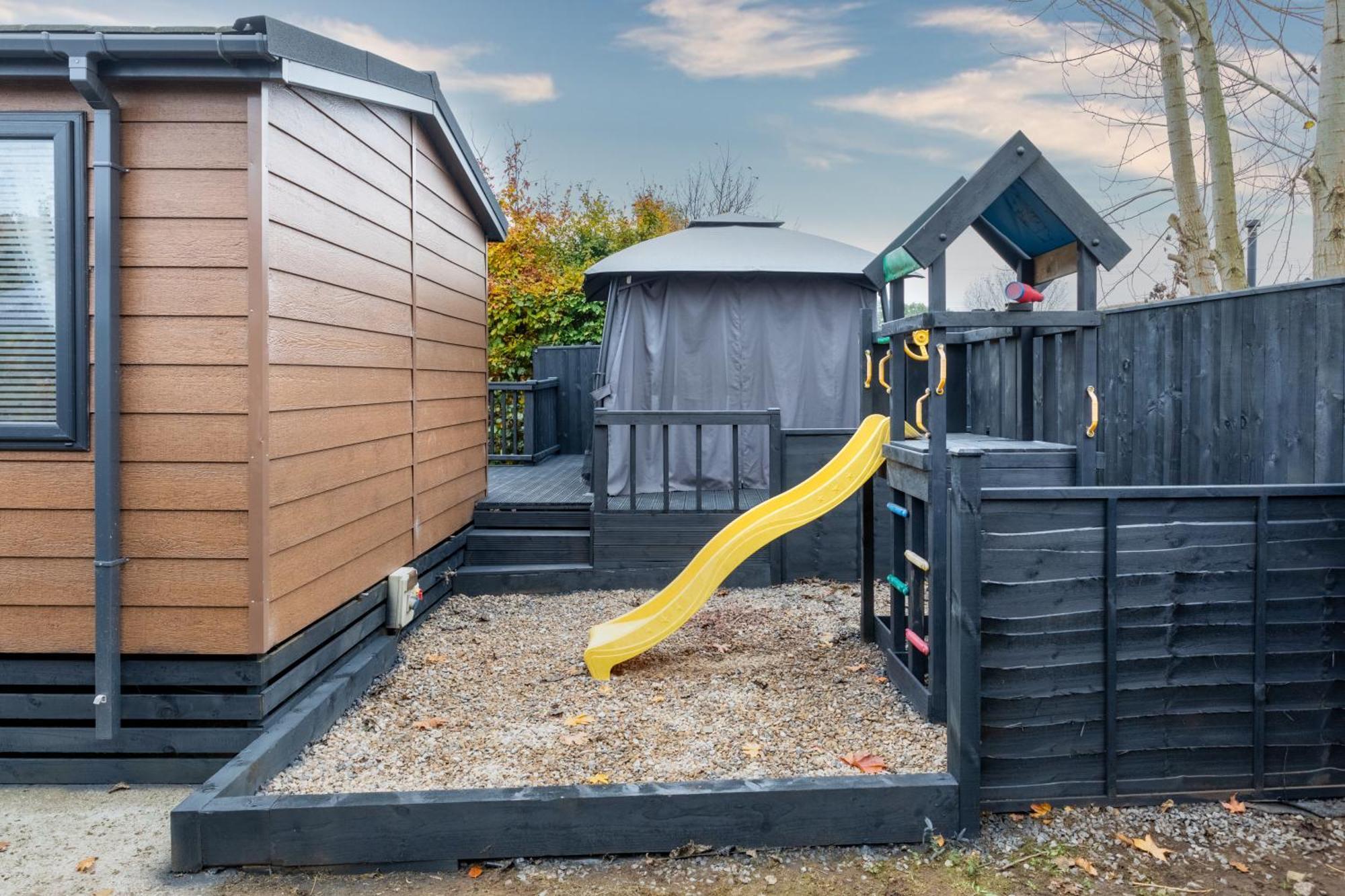 Family Luxury With Hot Tub York