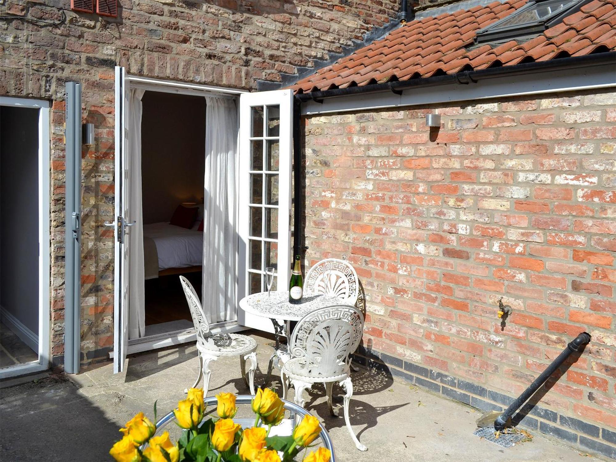 Holiday home Oxtobys Downstairs York