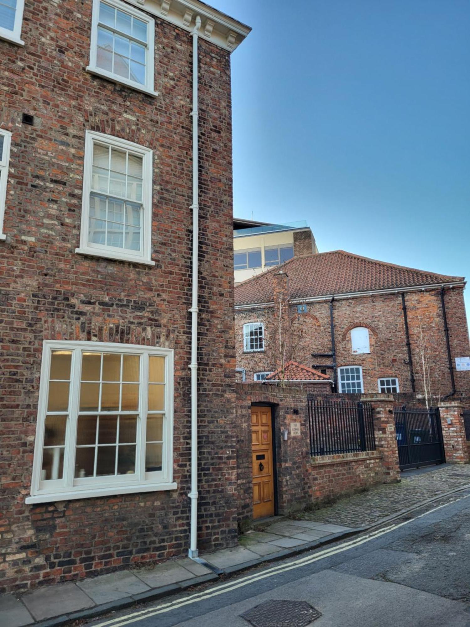 Aldwark Mews Place