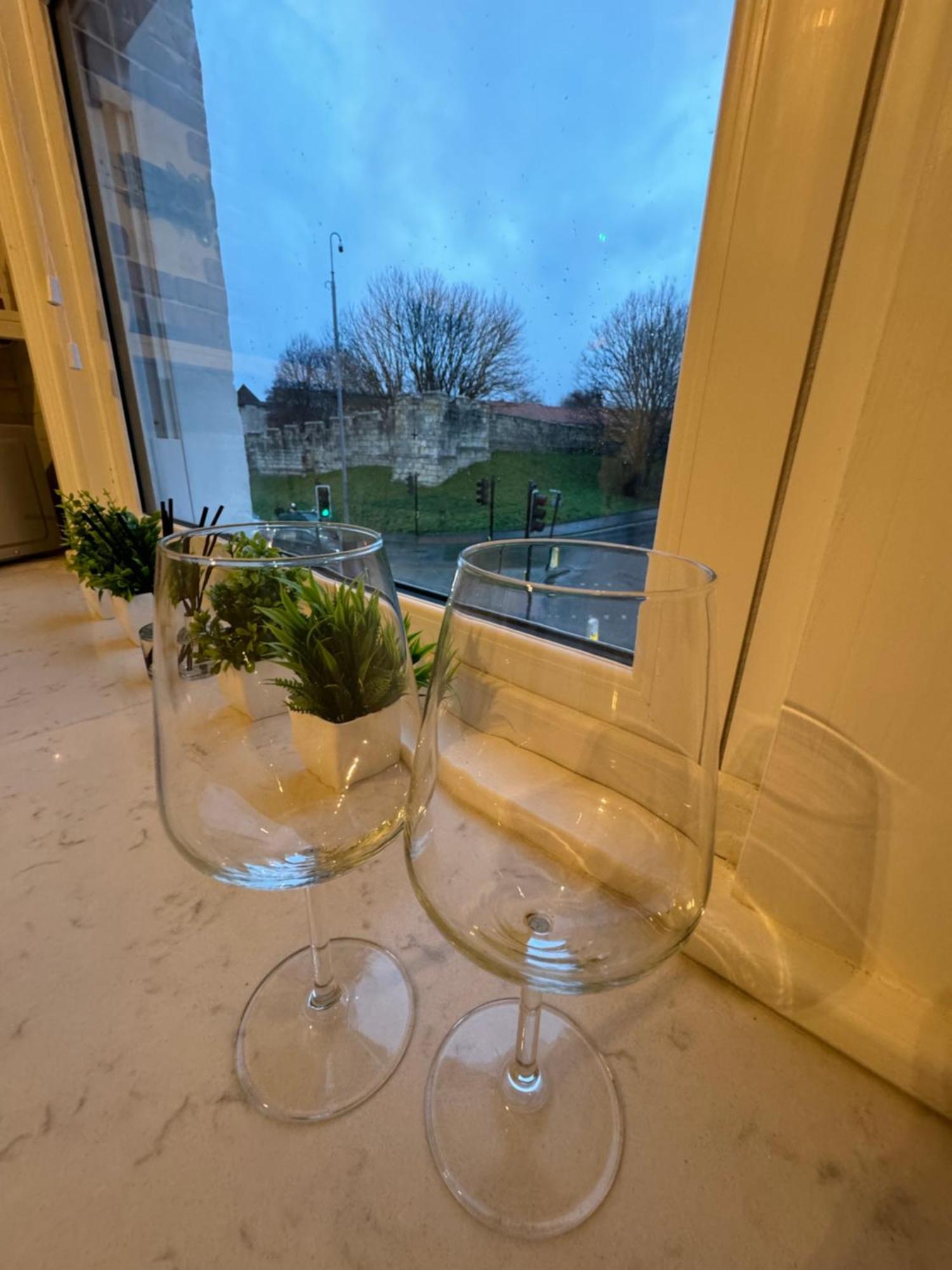 Luxury 2 Bed With Views Apartment