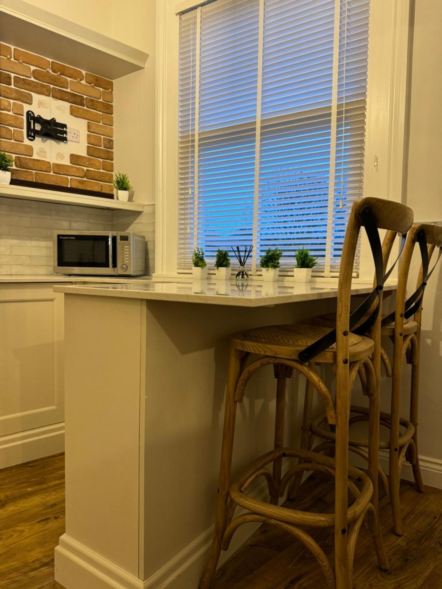 Luxury 2 Bed With Views Apartment