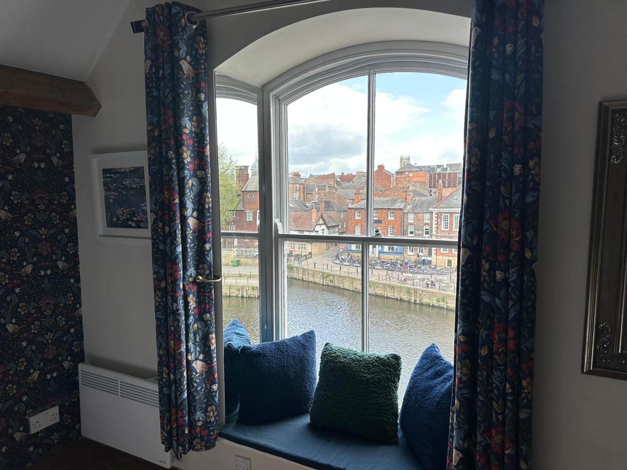 Loveyork Penthouse Riverside With Free Parking Apartment *
