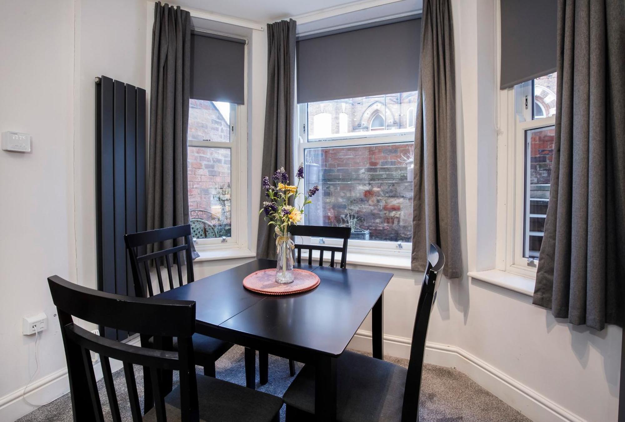 1 The Keyes- Stylish & Spacious With Free Parking
