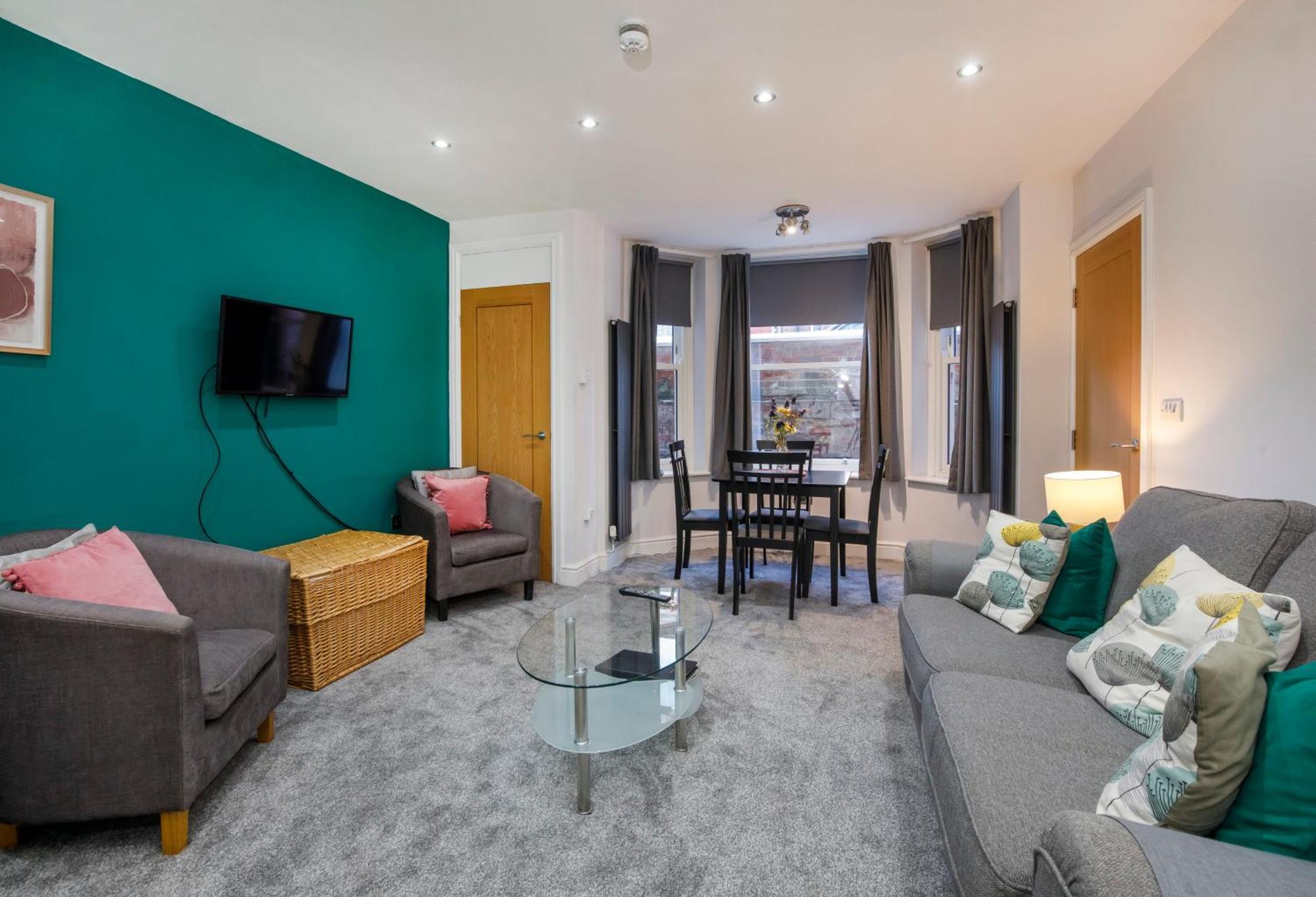 1 The Keyes- Stylish & Spacious With Free Parking Apartment