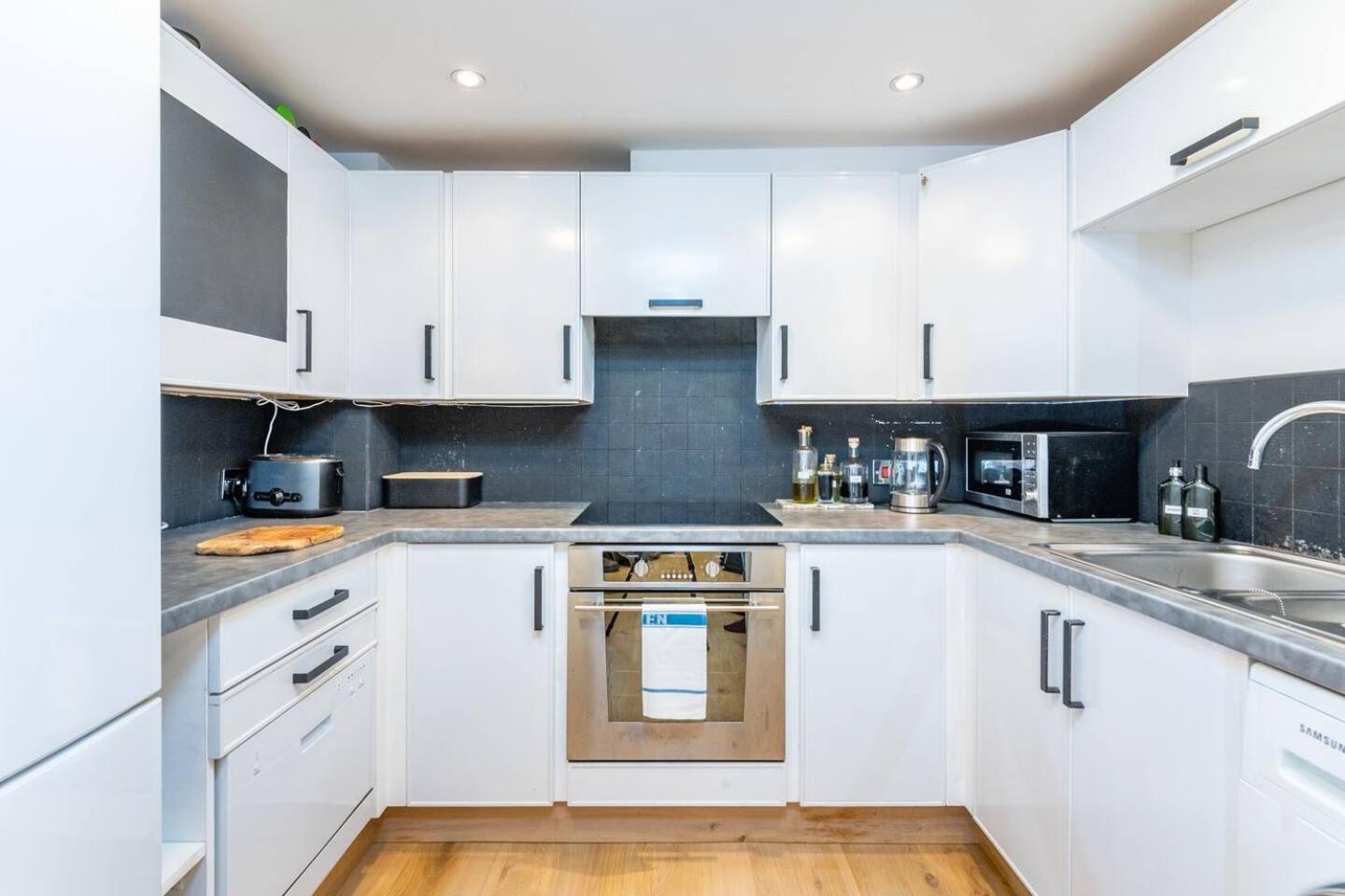 Pass The Keys Stunning Flat Within Walls