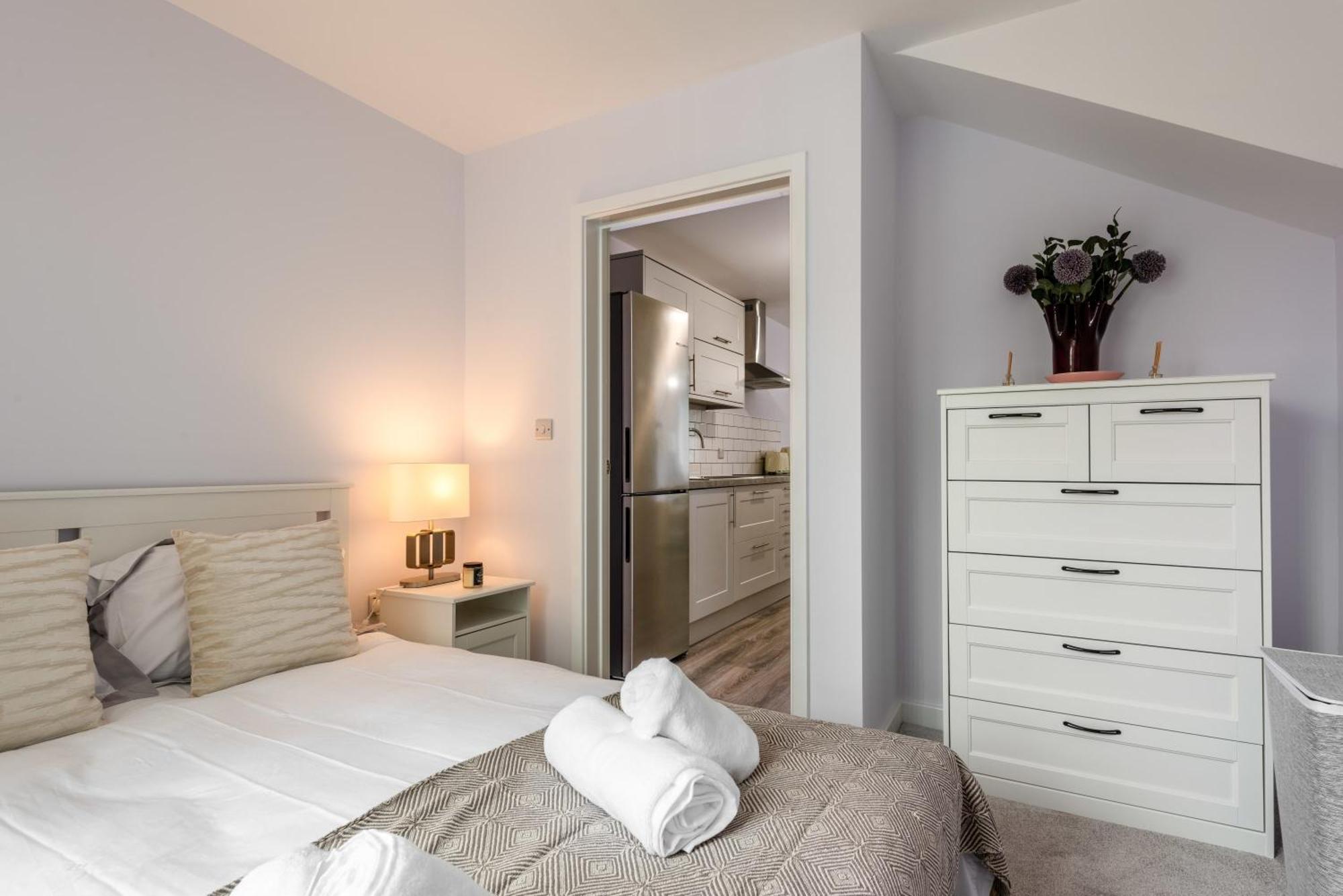 Modern 1 Bedroom *