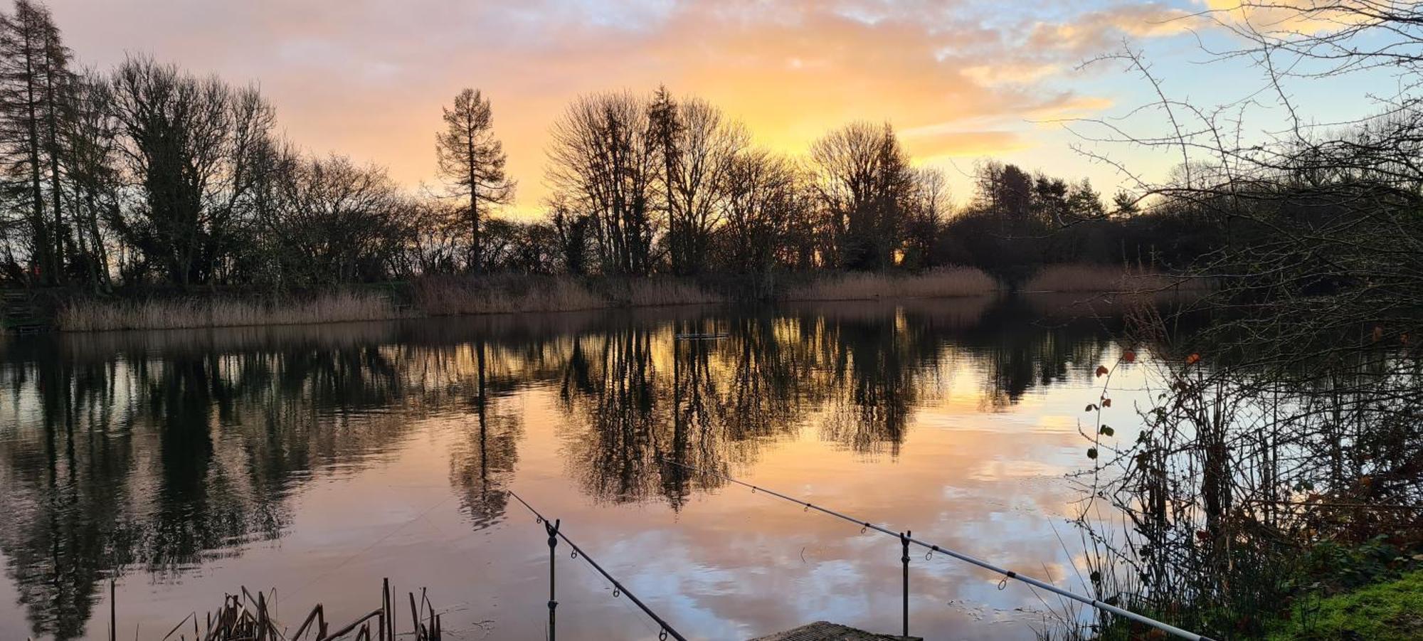 'little Grebe' - Secluded Rustic - Fishermans Delight. * York