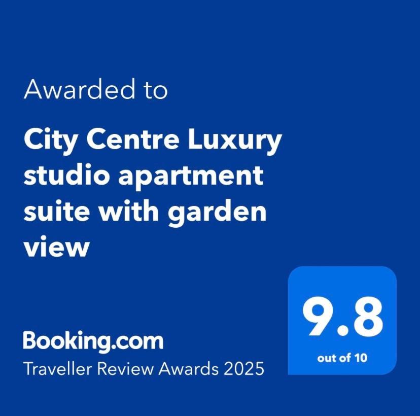 Centre Luxury With Garden View Apartment York