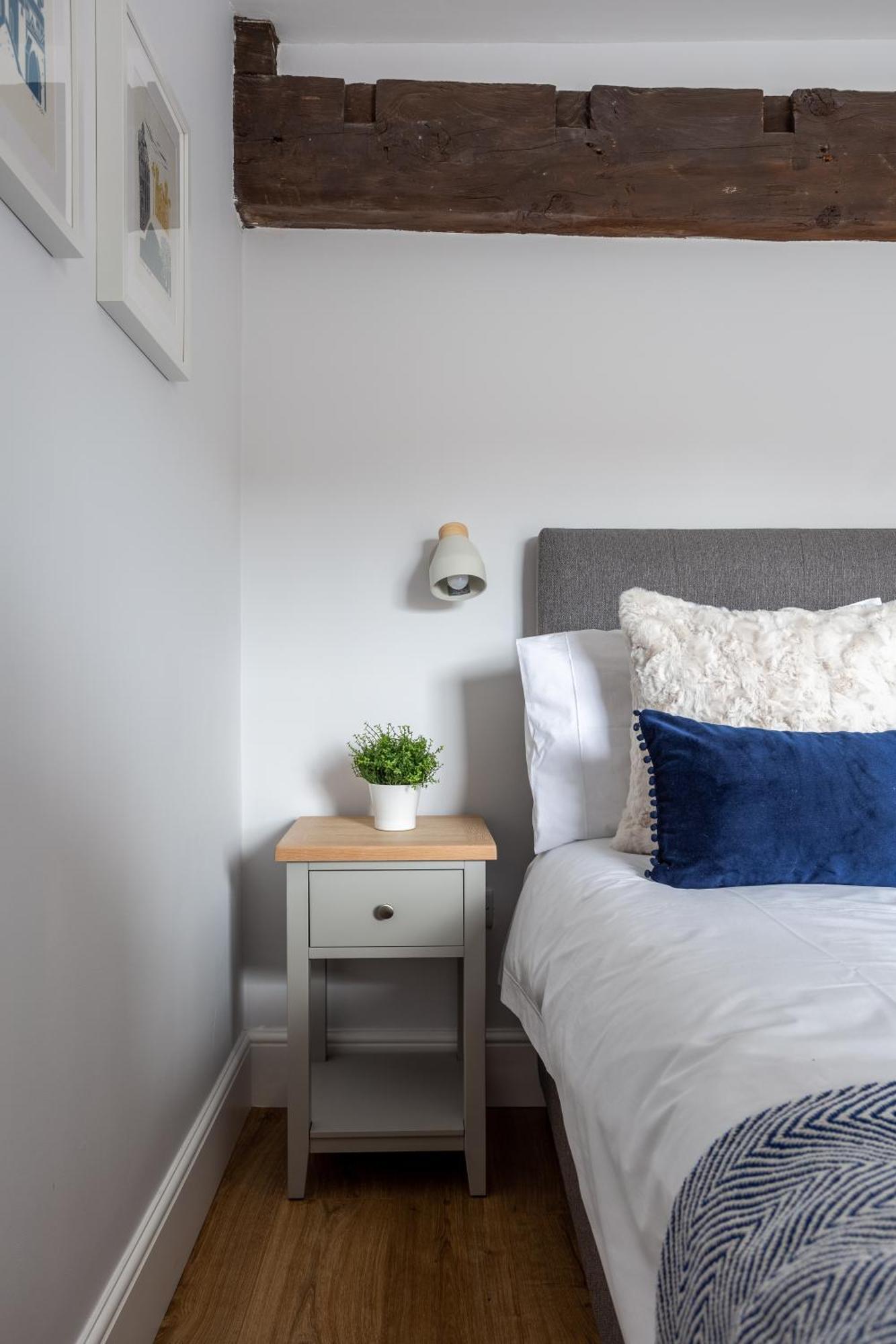 Luxury Woodsmill View - On The River - With Balcony - Recently Refurbished