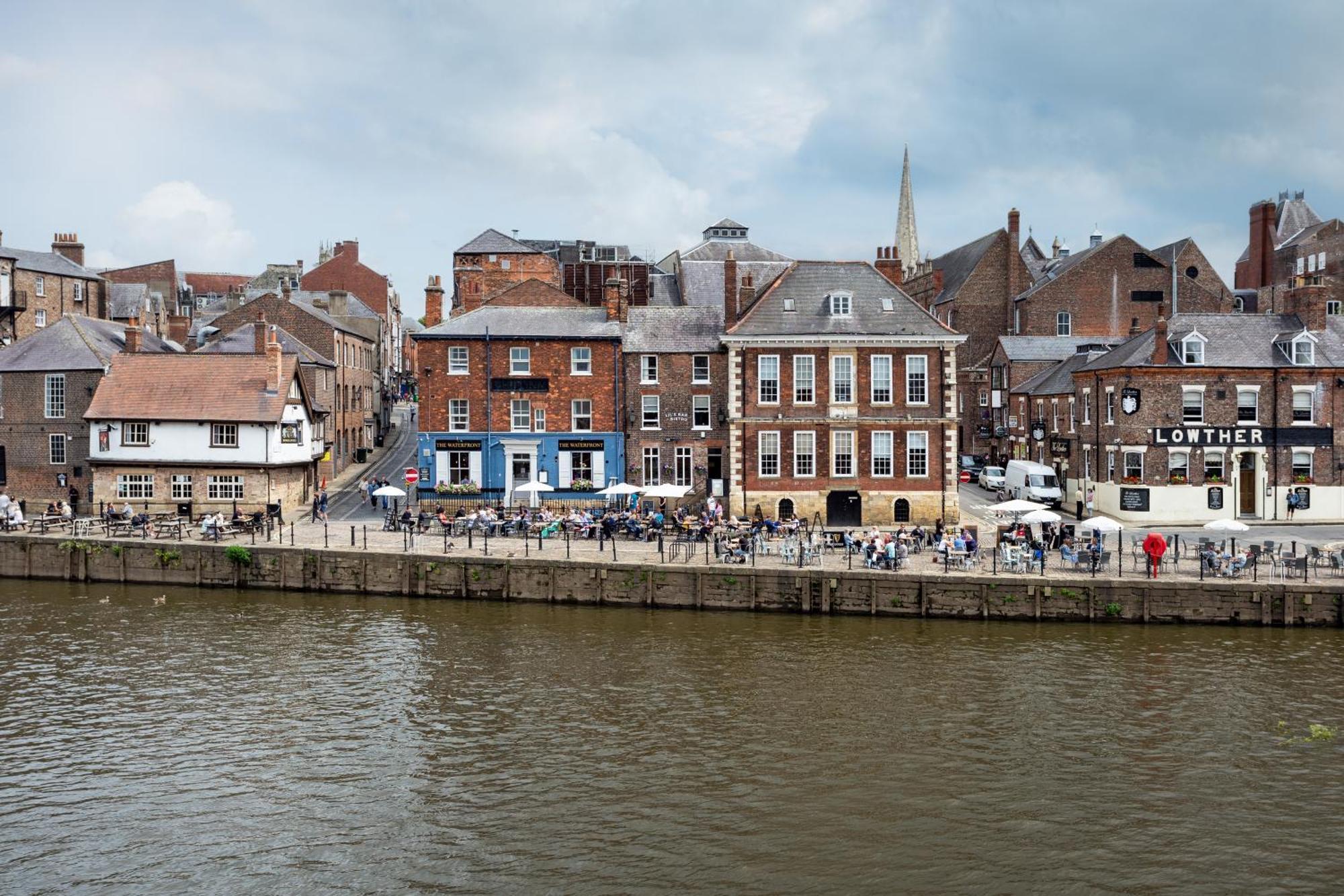 Holiday home Luxury Woodsmill View - On The River - With Balcony - Recently Refurbished York