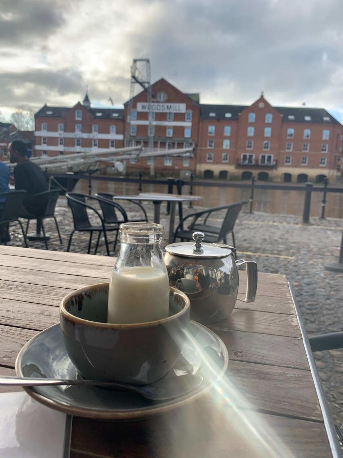 Luxury Woodsmill View - On The River - With Balcony - Recently Refurbished *