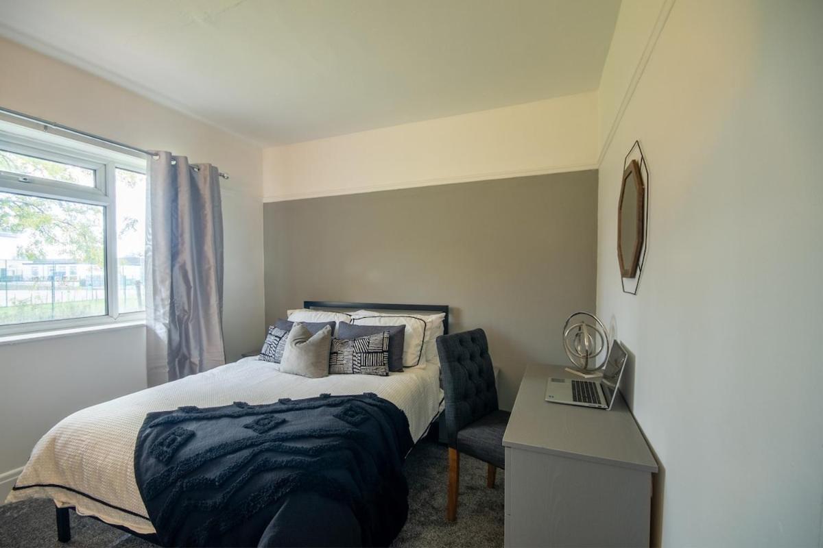 Apartment New Stylish Sleeps 7 Parking & Garden York