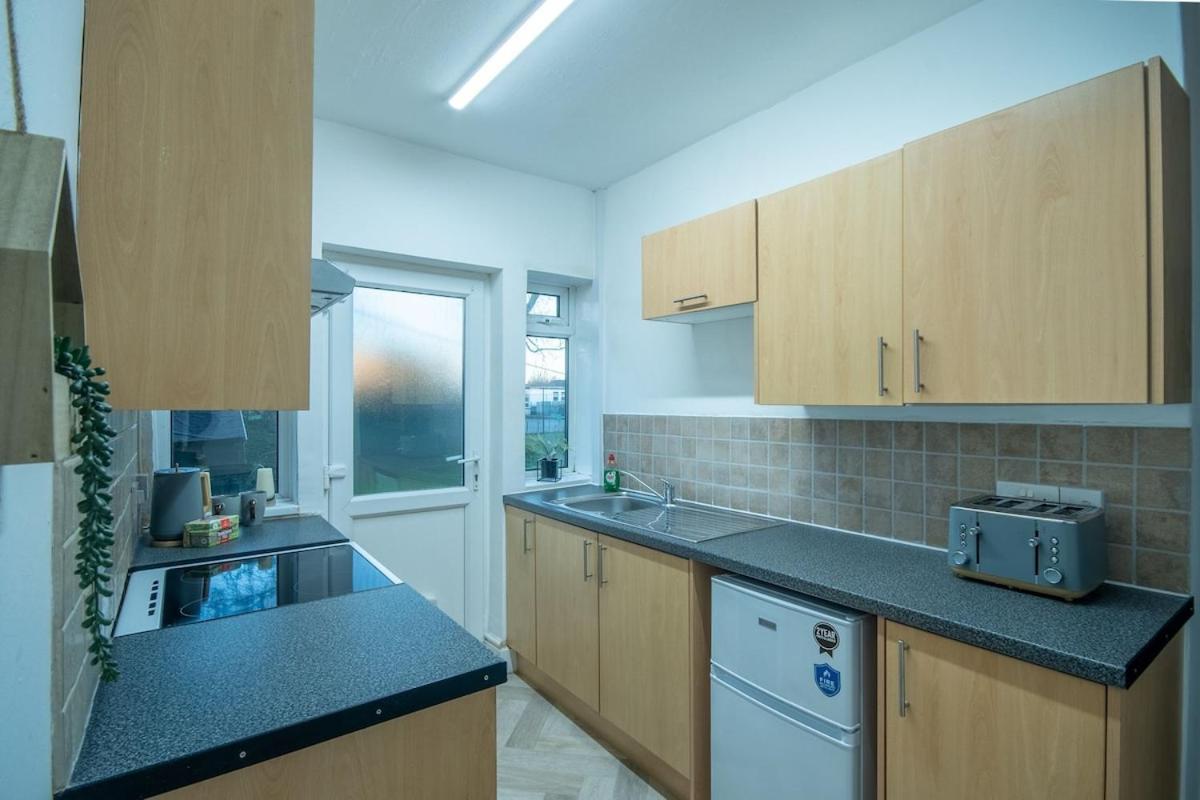 New Stylish Sleeps 7 Parking & Garden *