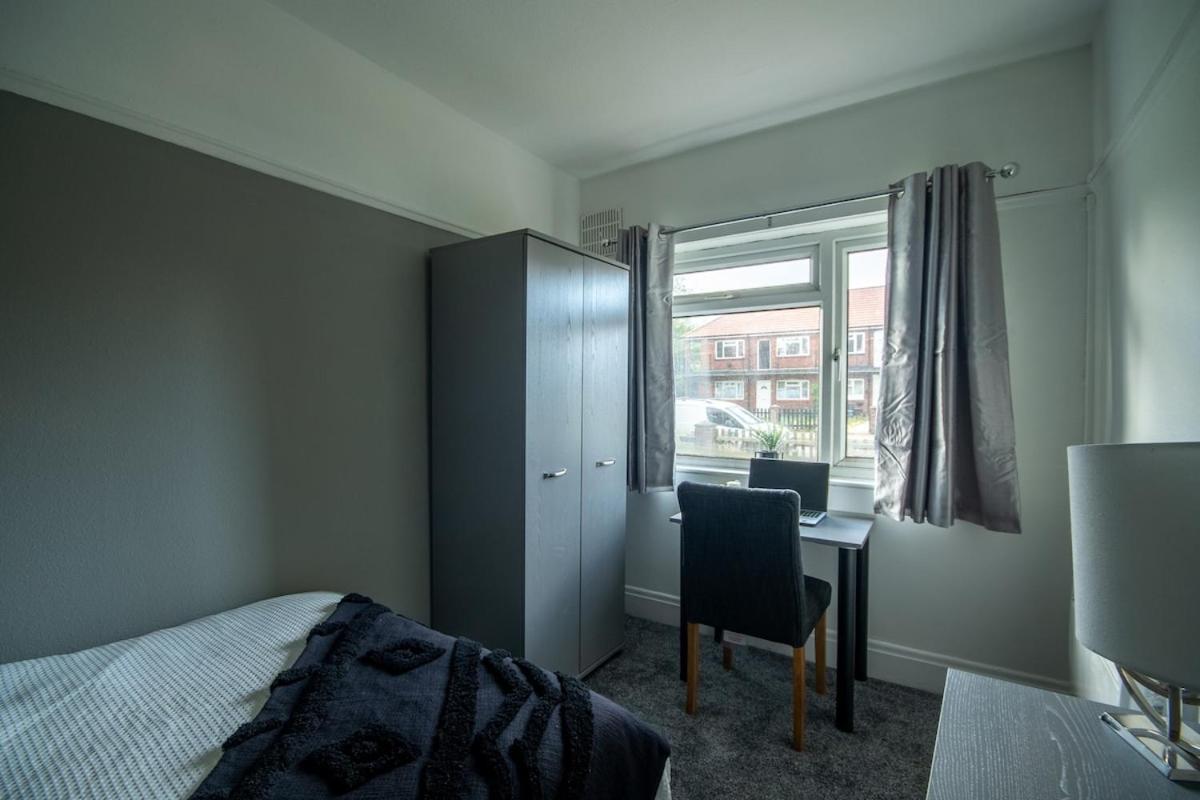 New Stylish Sleeps 7 Parking & Garden * York