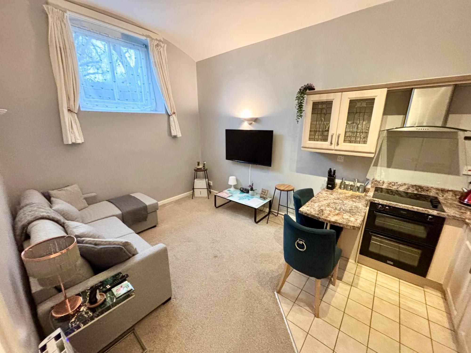 County House Centre With Parking Sleeps 4 York
