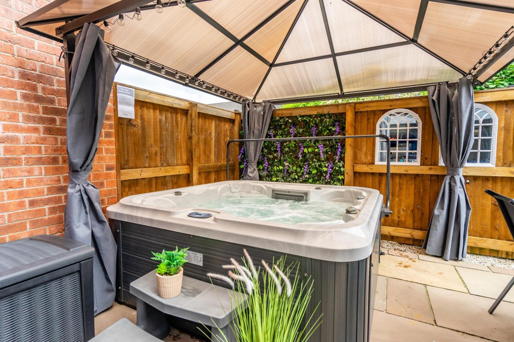 The Ebor House - With Hot Tub Holiday home York