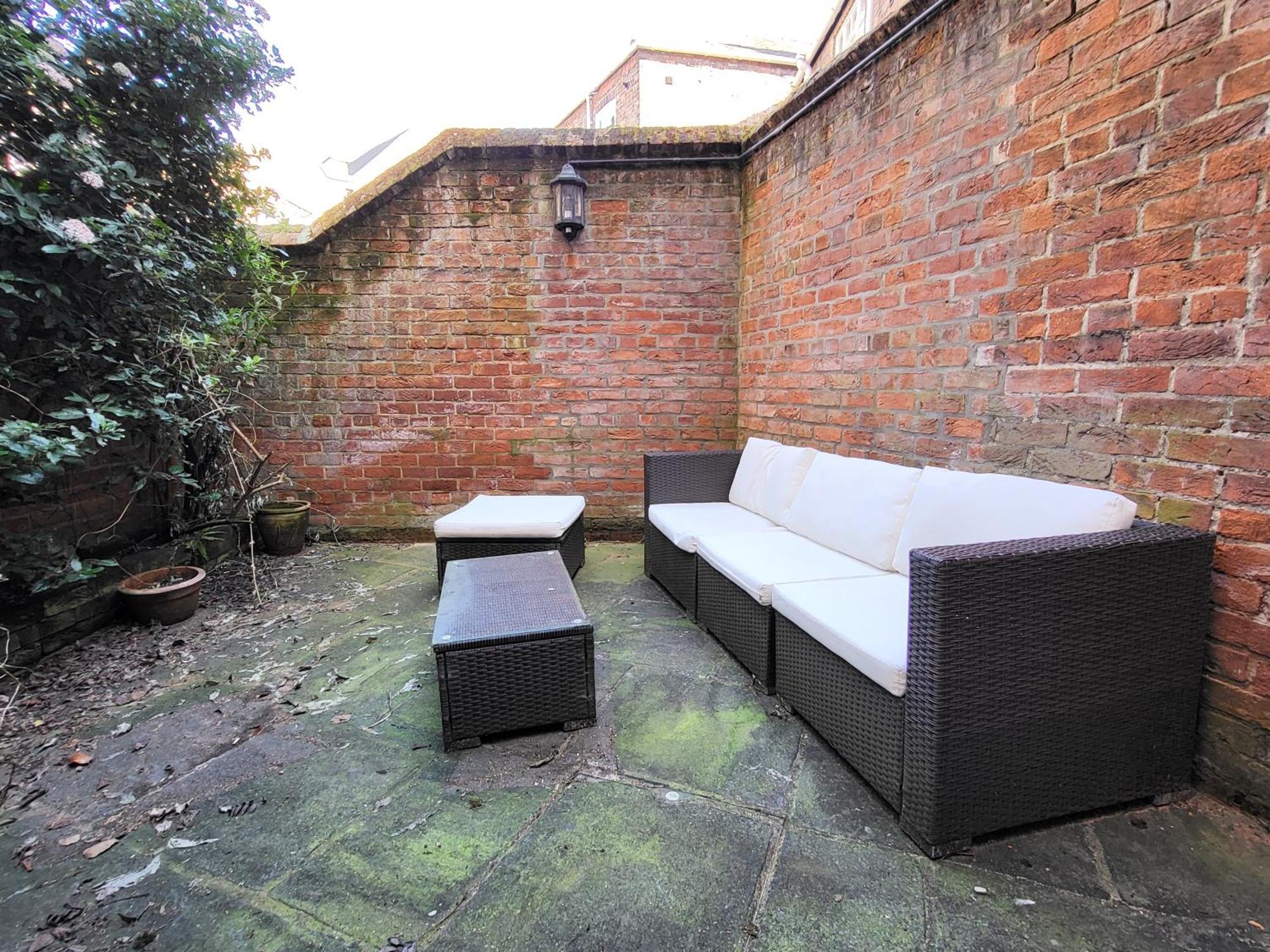 14 St Saviours Place, York
