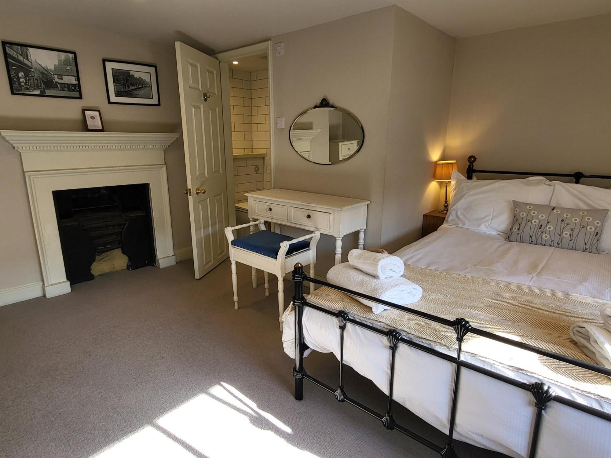 14 St Saviours Place, *