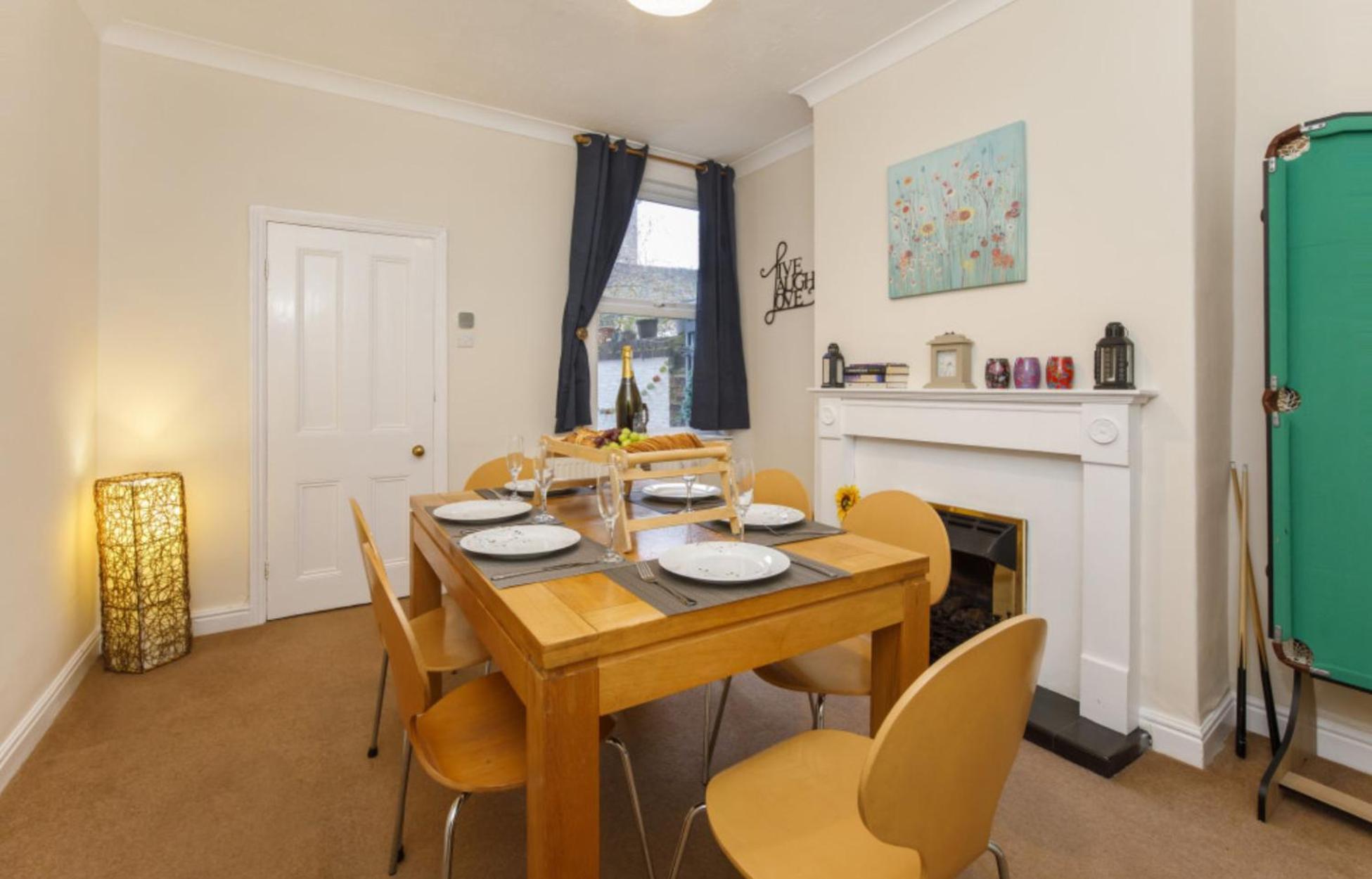 2 Bed House By Bishy Road & River York