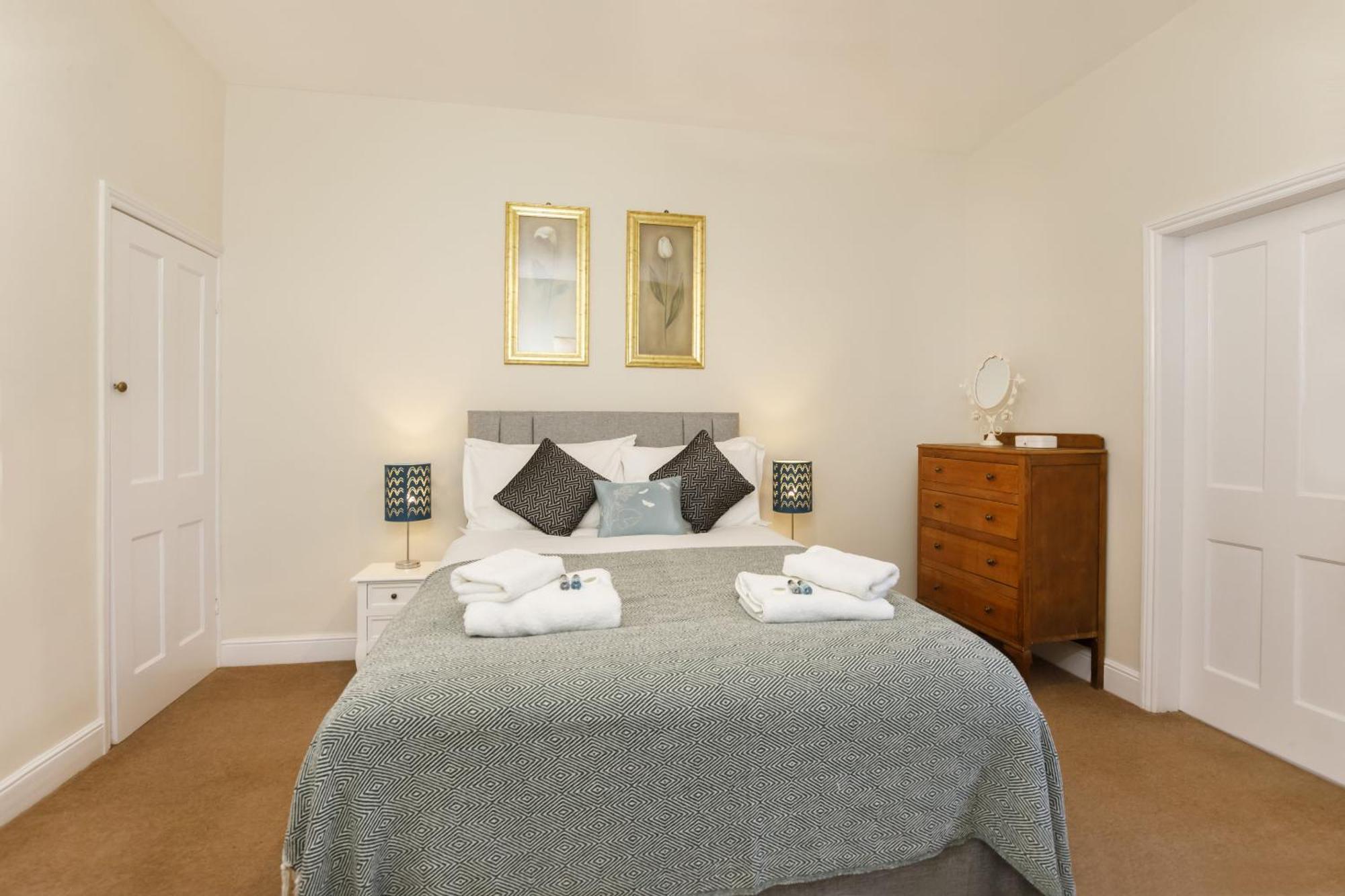 2 Bed House By Bishy Road & River *
