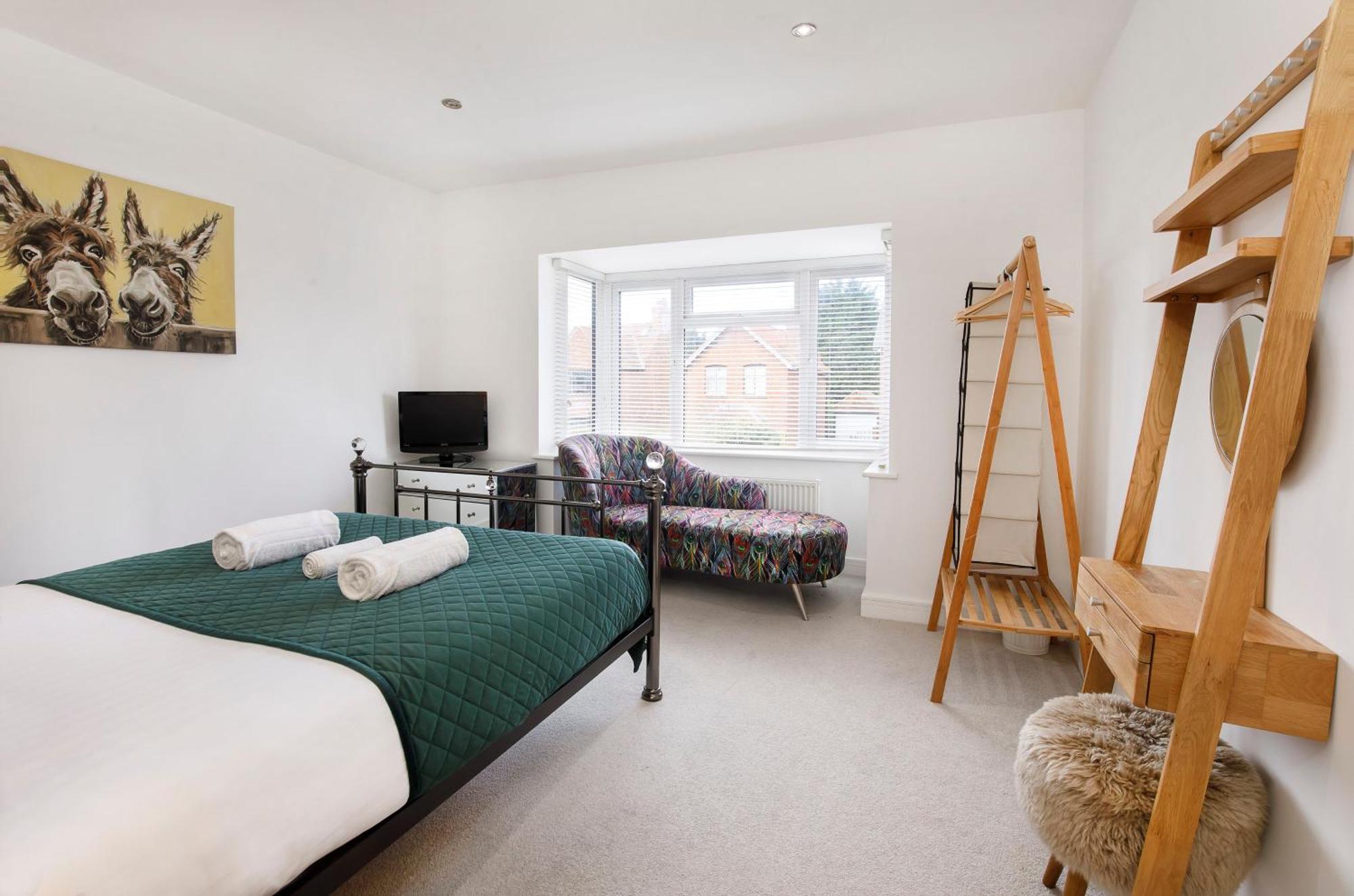 White House Apartments-free Parking 1 Car Per Apartment York