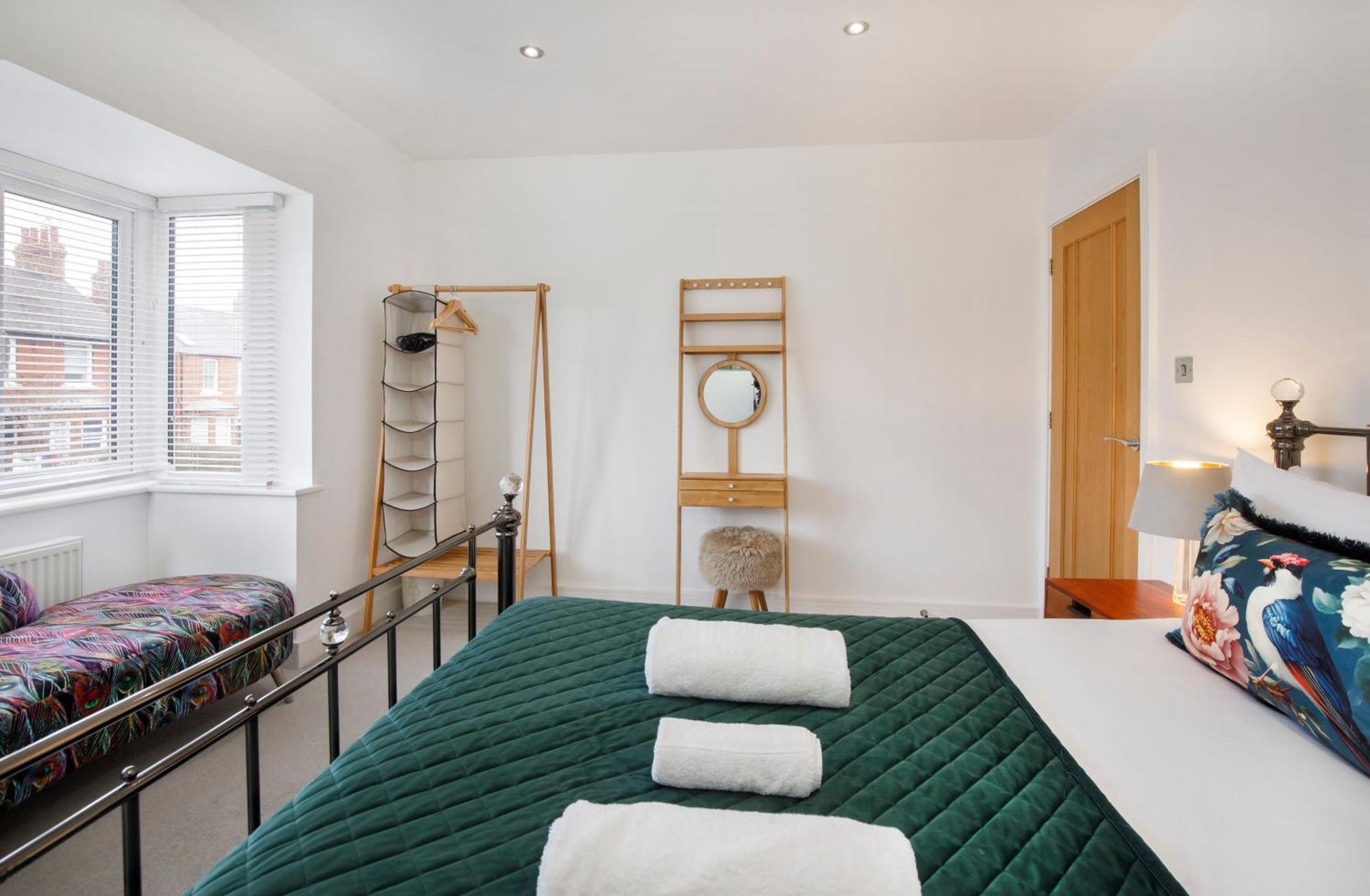 Apartment White House Apartments-free Parking 1 Car Per York