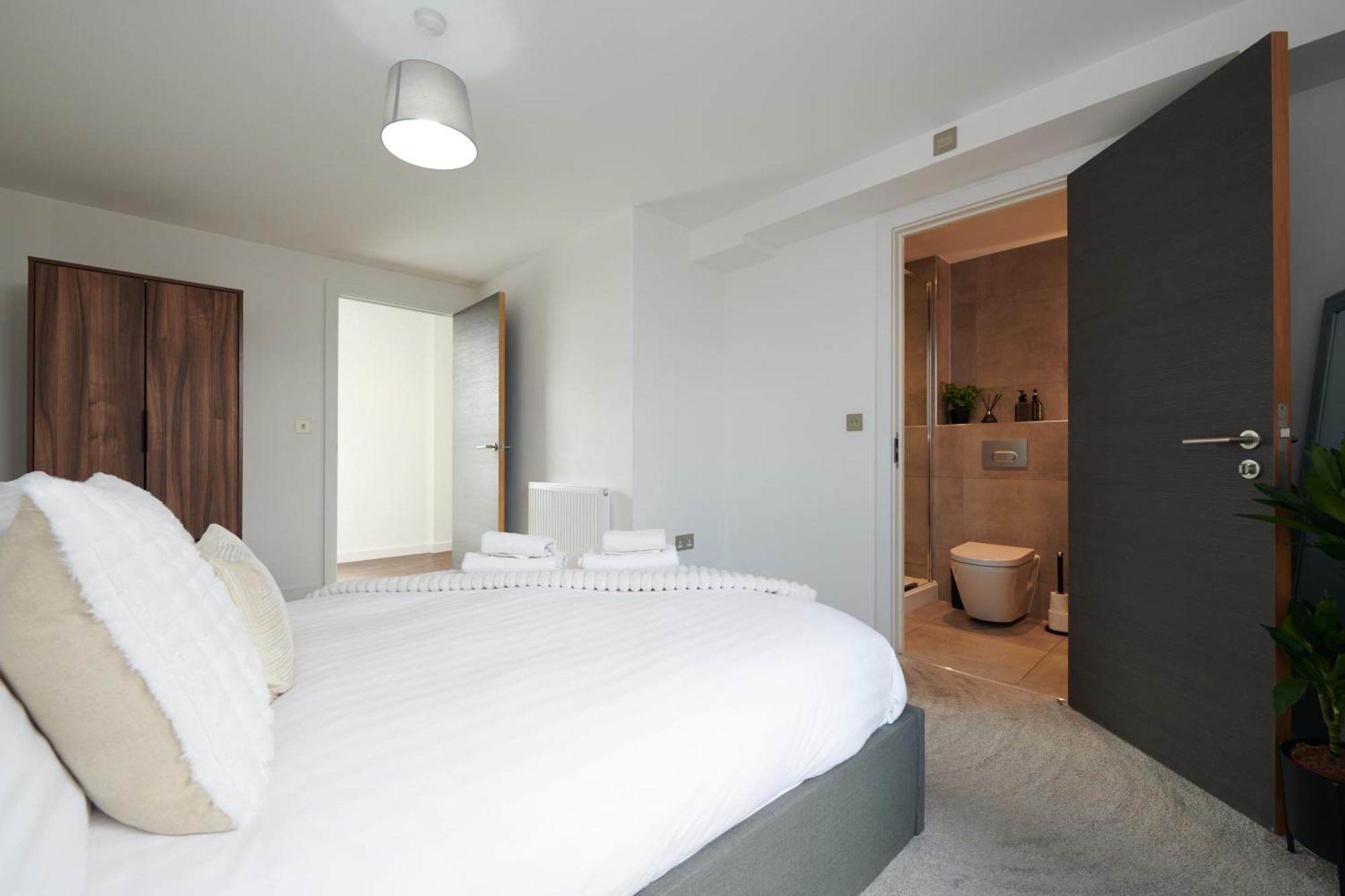 Luxury Minster Penthouse - Free Gym & Parking Apartment