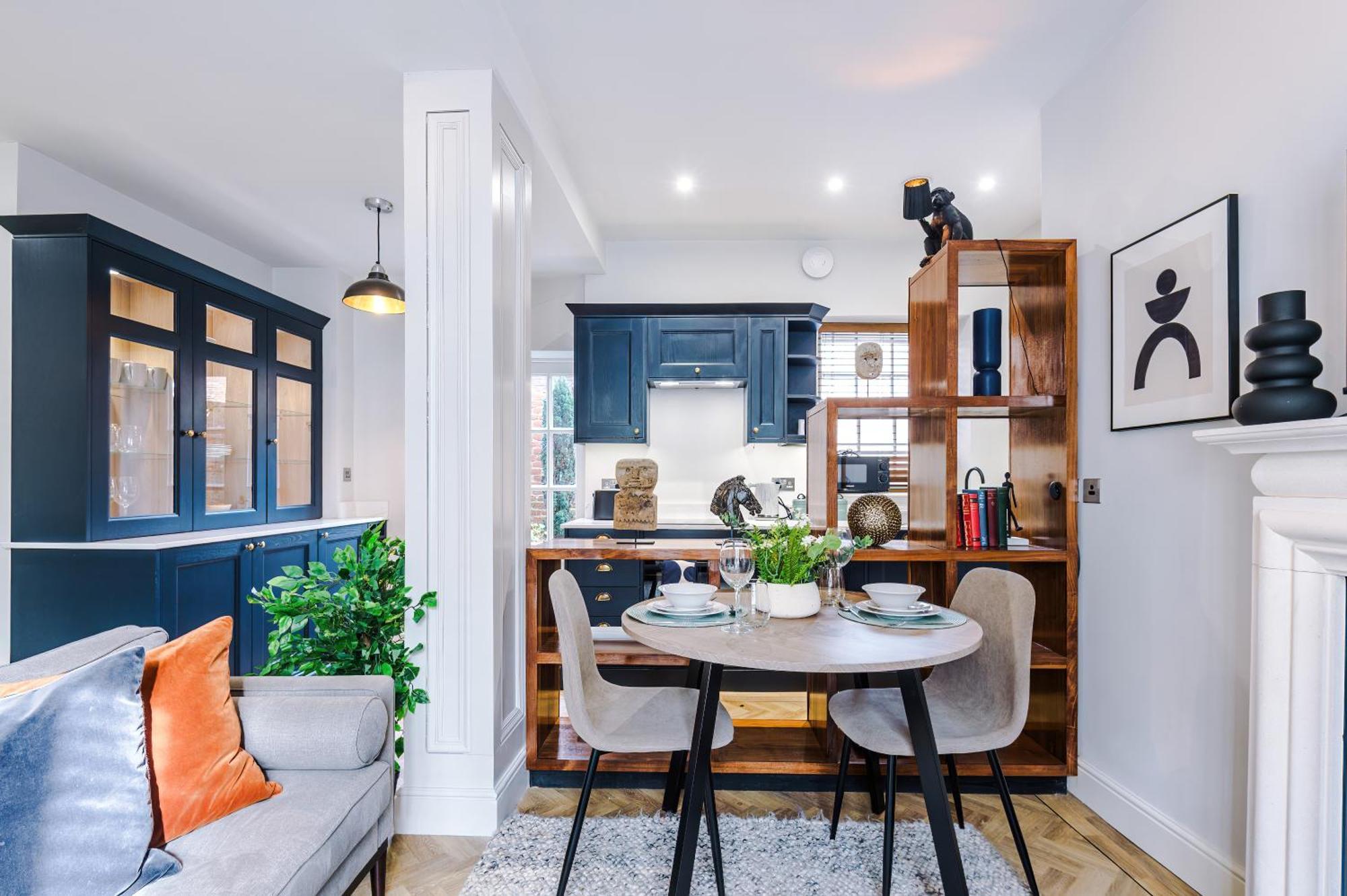 Stunning - Sleep 18 Apartment
