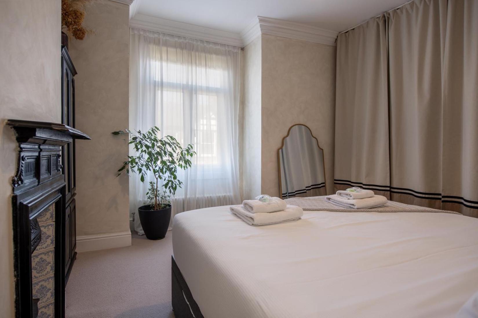 Sycamore House Apartment *