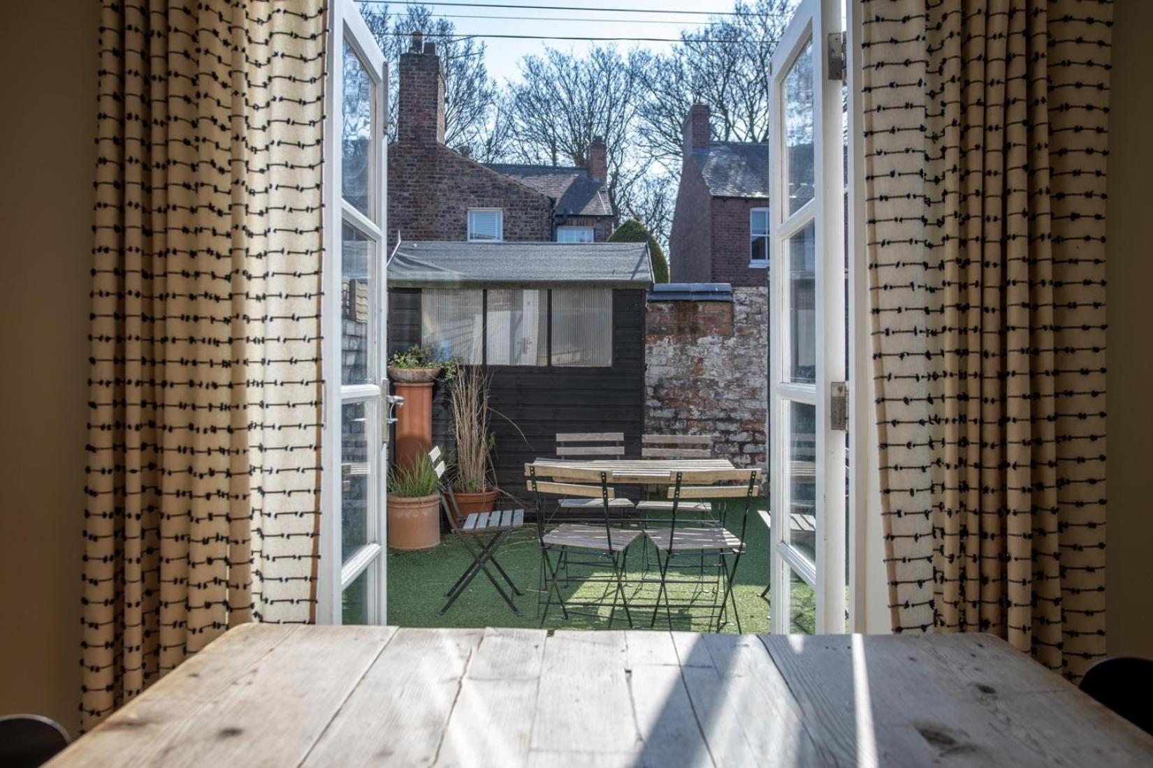 Sycamore House Apartment *