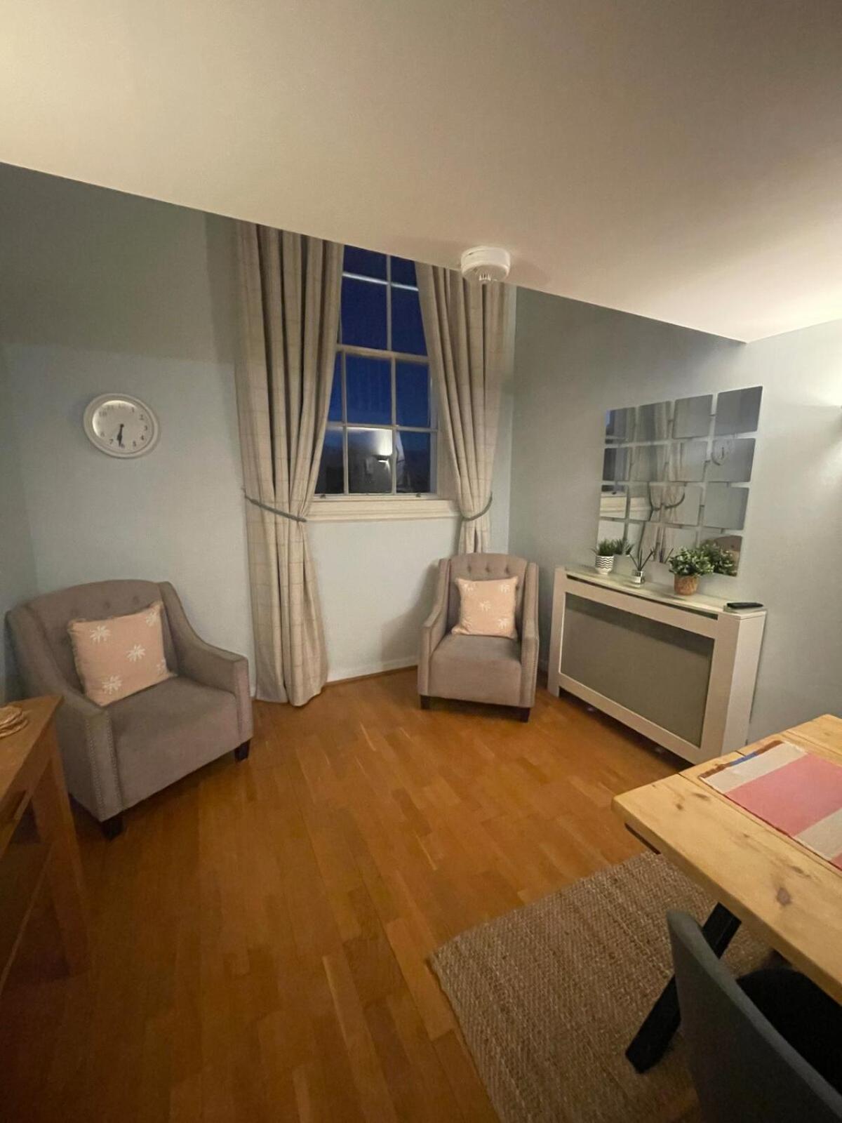 Apartment County House Minster View Free Parking New