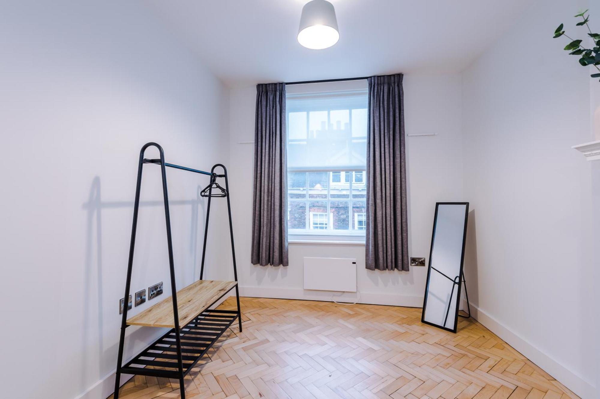Penthouse With Private Roof Terrace * York
