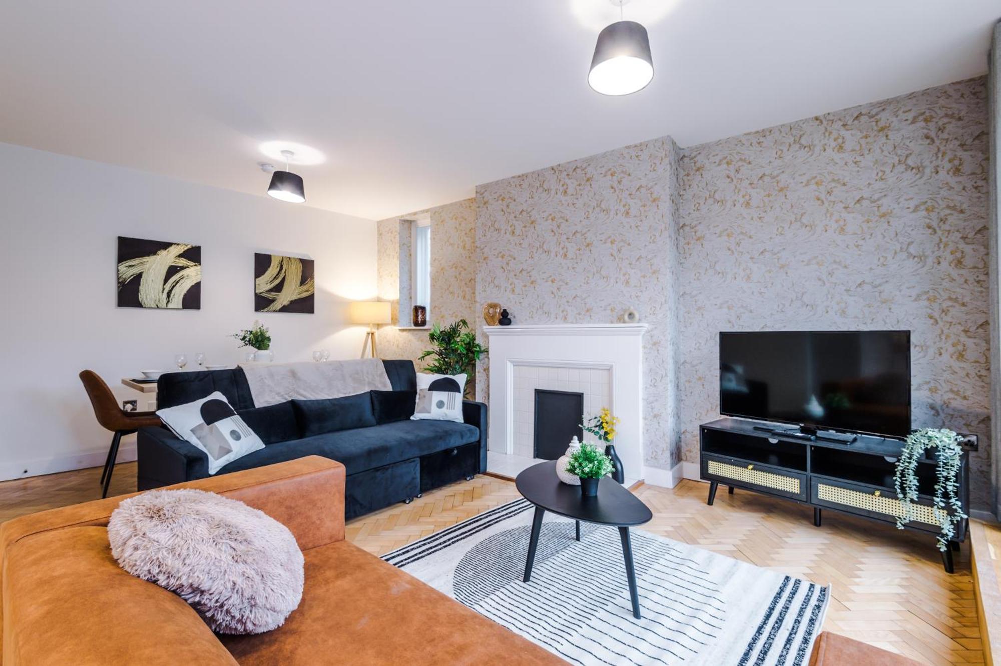 Penthouse With Private Roof Terrace * York