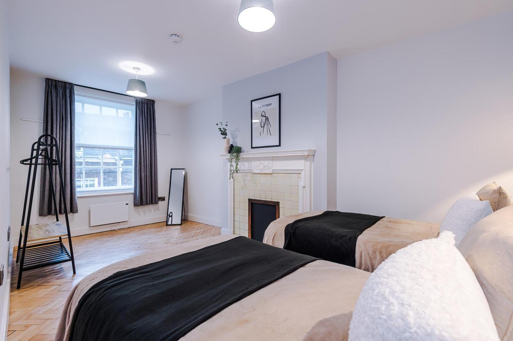 Apartment Penthouse With Private Roof Terrace