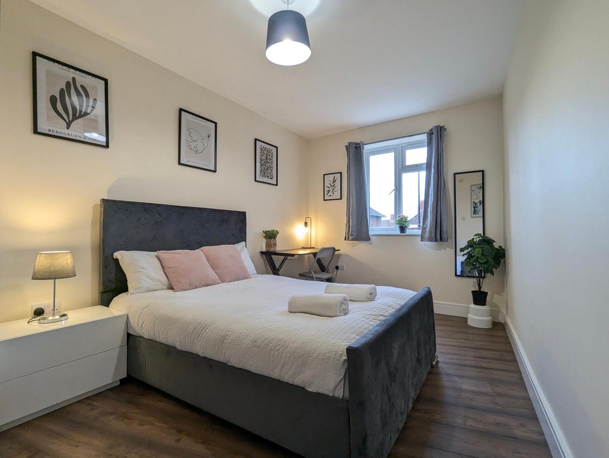 2 Ensuite Bedroom House Near Centre Free Parking