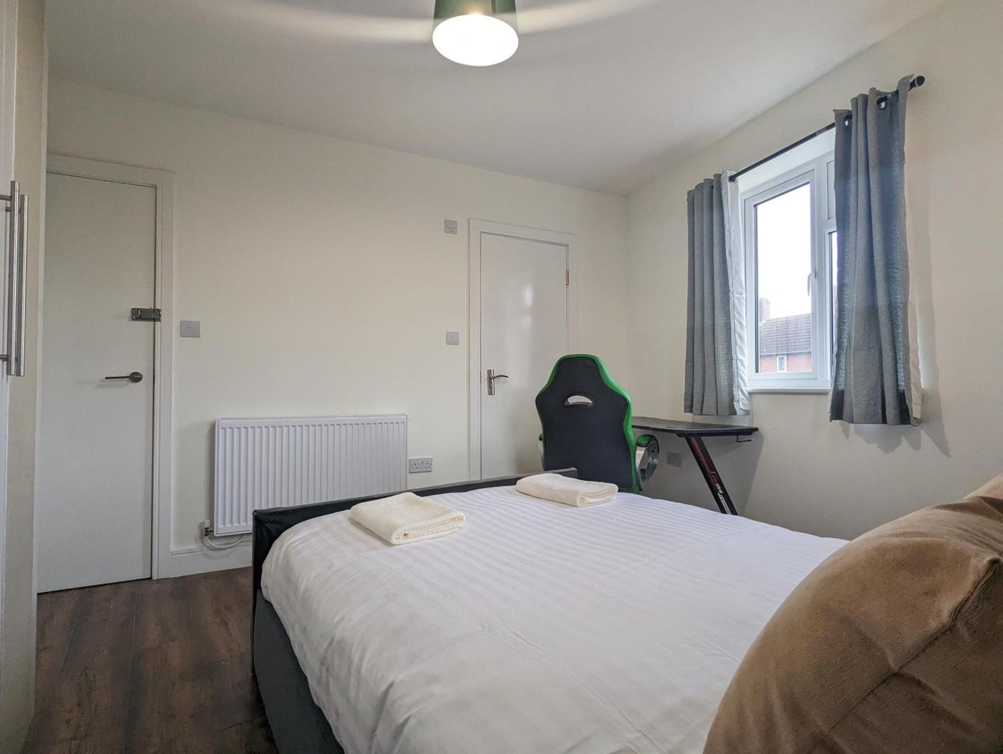 Holiday home Near City Centre Private Bath Free Parking
