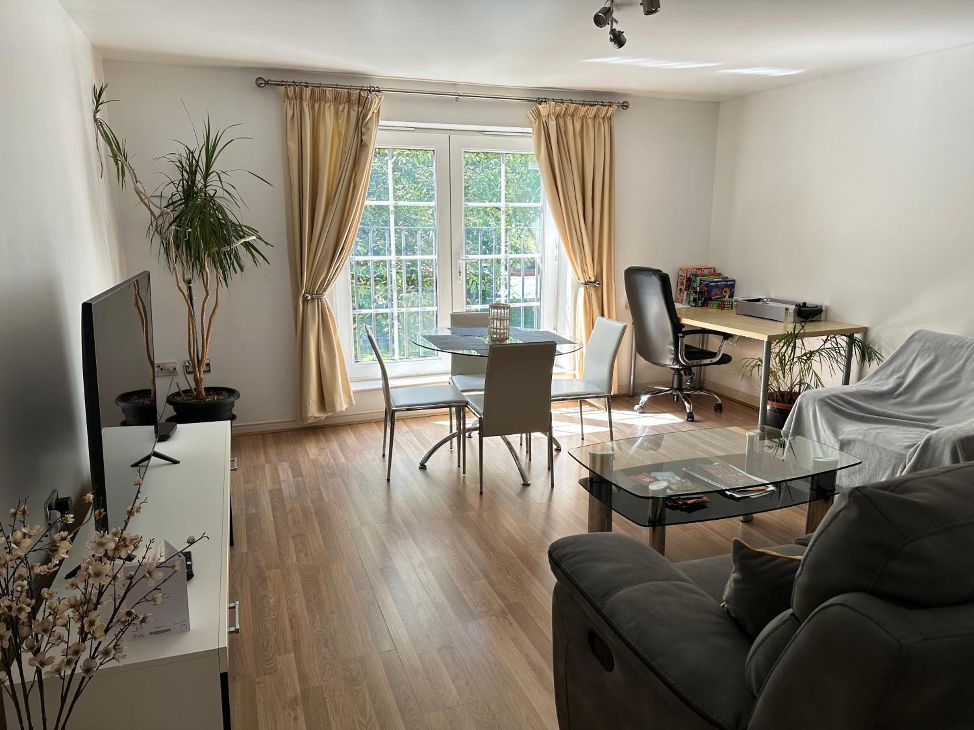Gorgeous + Attentive Host + Free Parking *